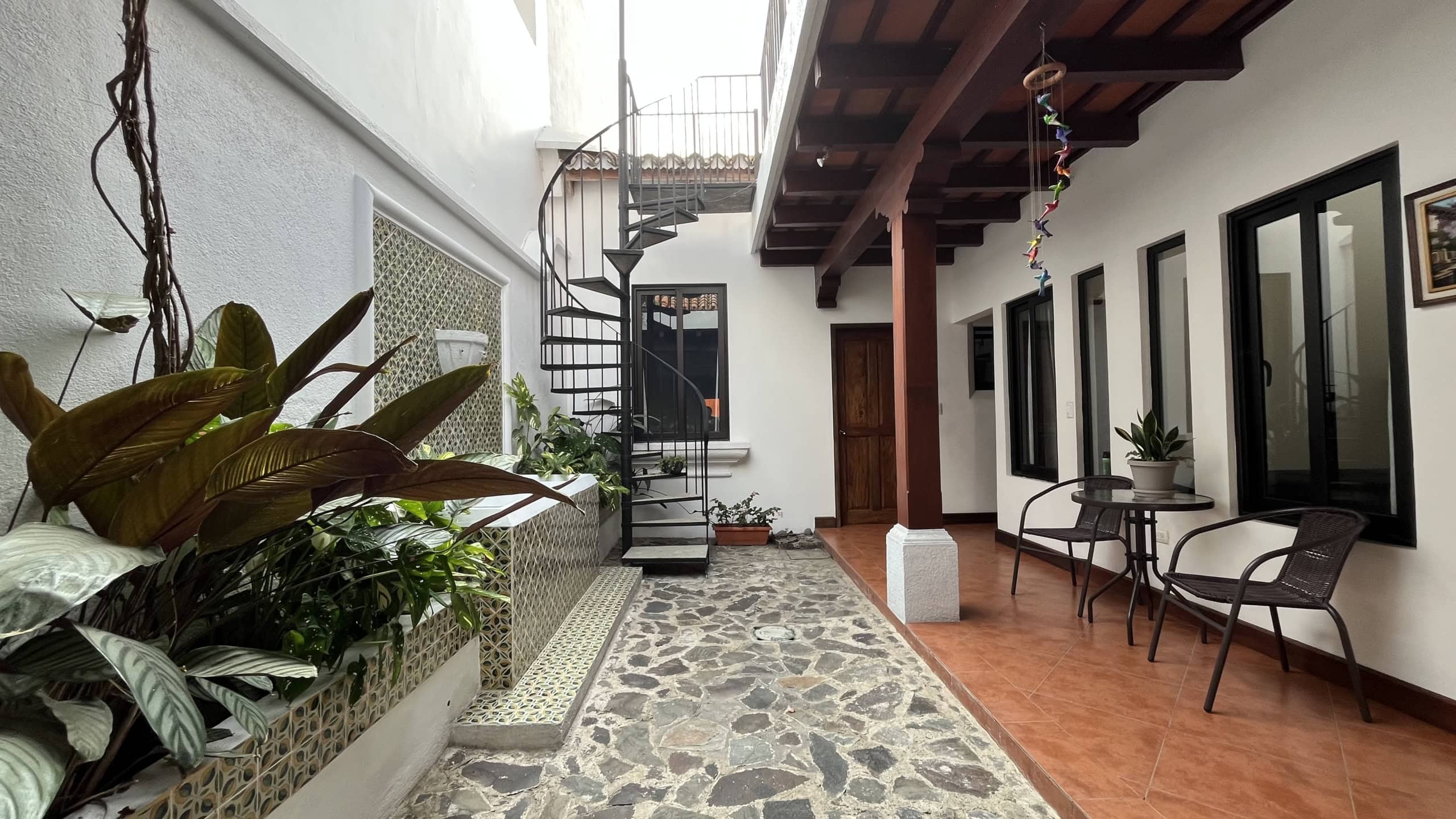 Two bedroom house for rent in Franciscanos, totally furnished.