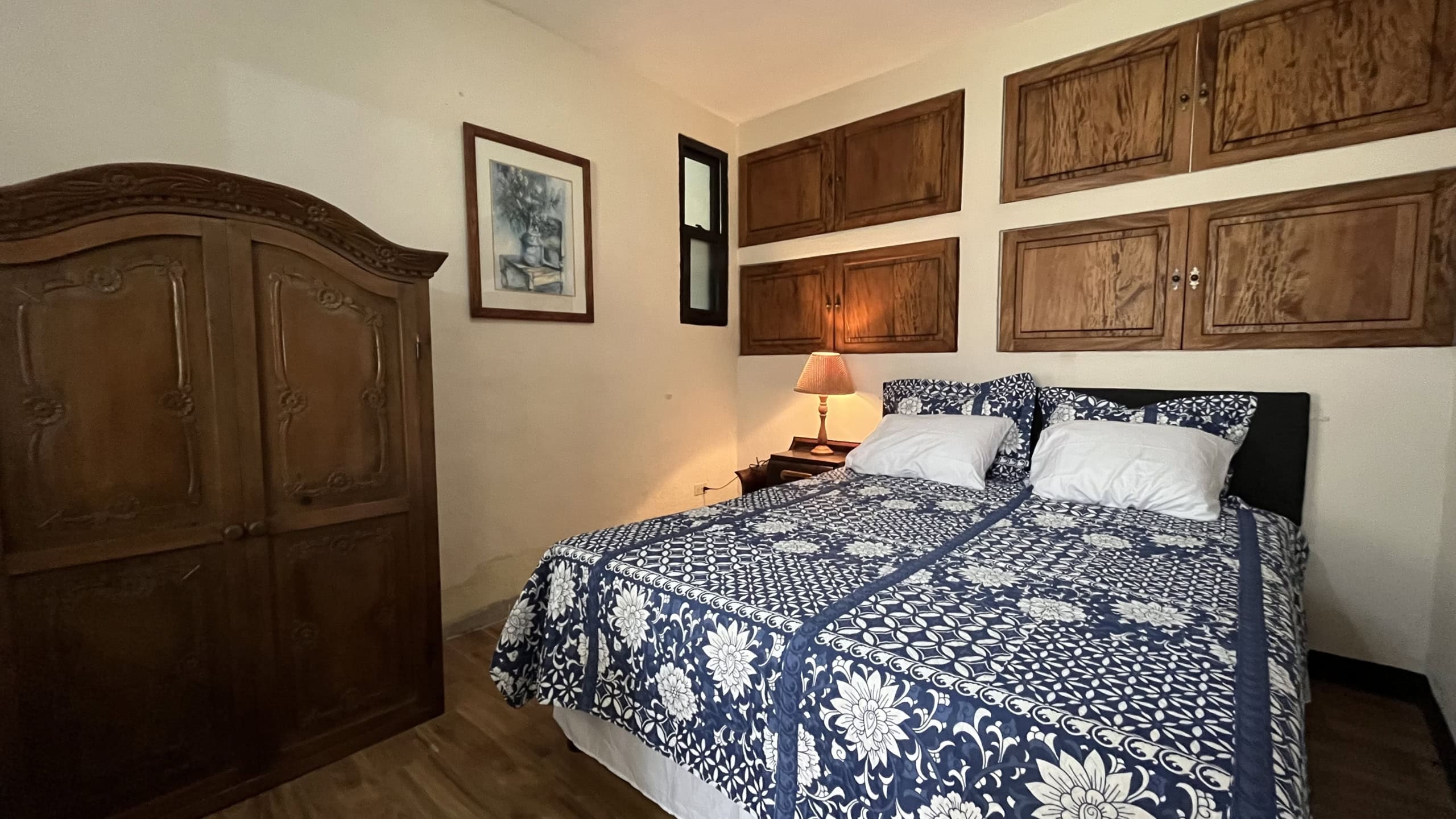 2 Bedroom aparment in Gravileas, with a shared garden.