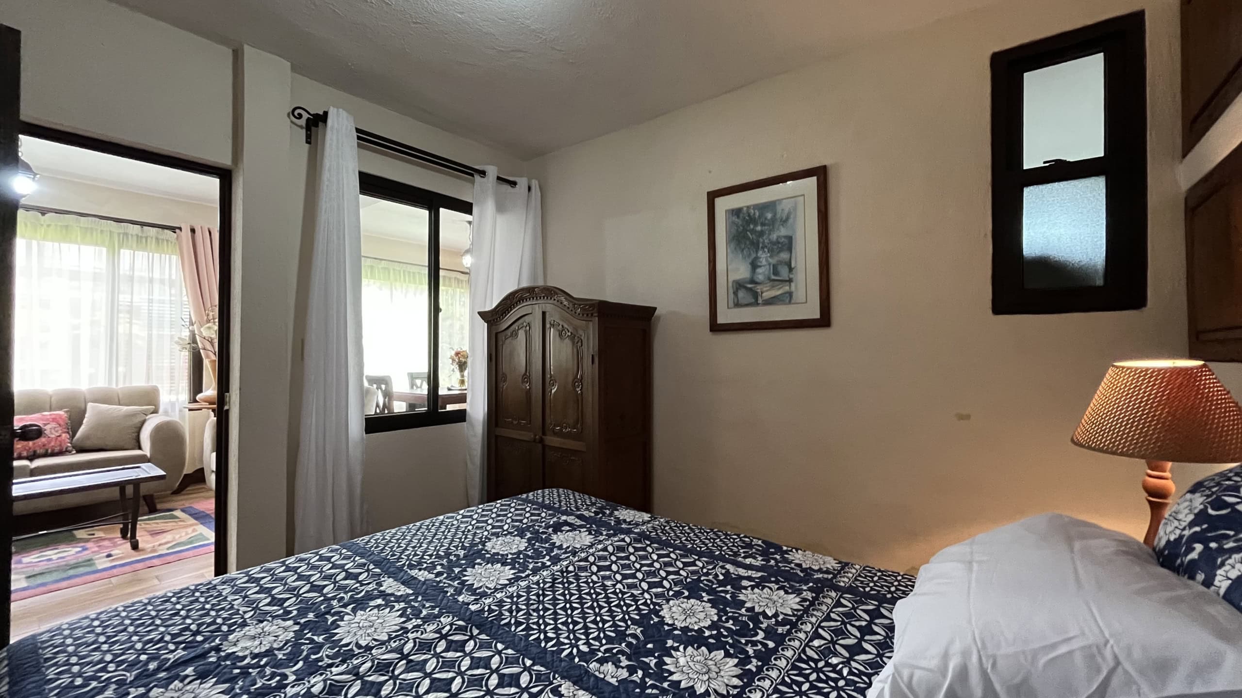 2 Bedroom aparment in Gravileas, with a shared garden.