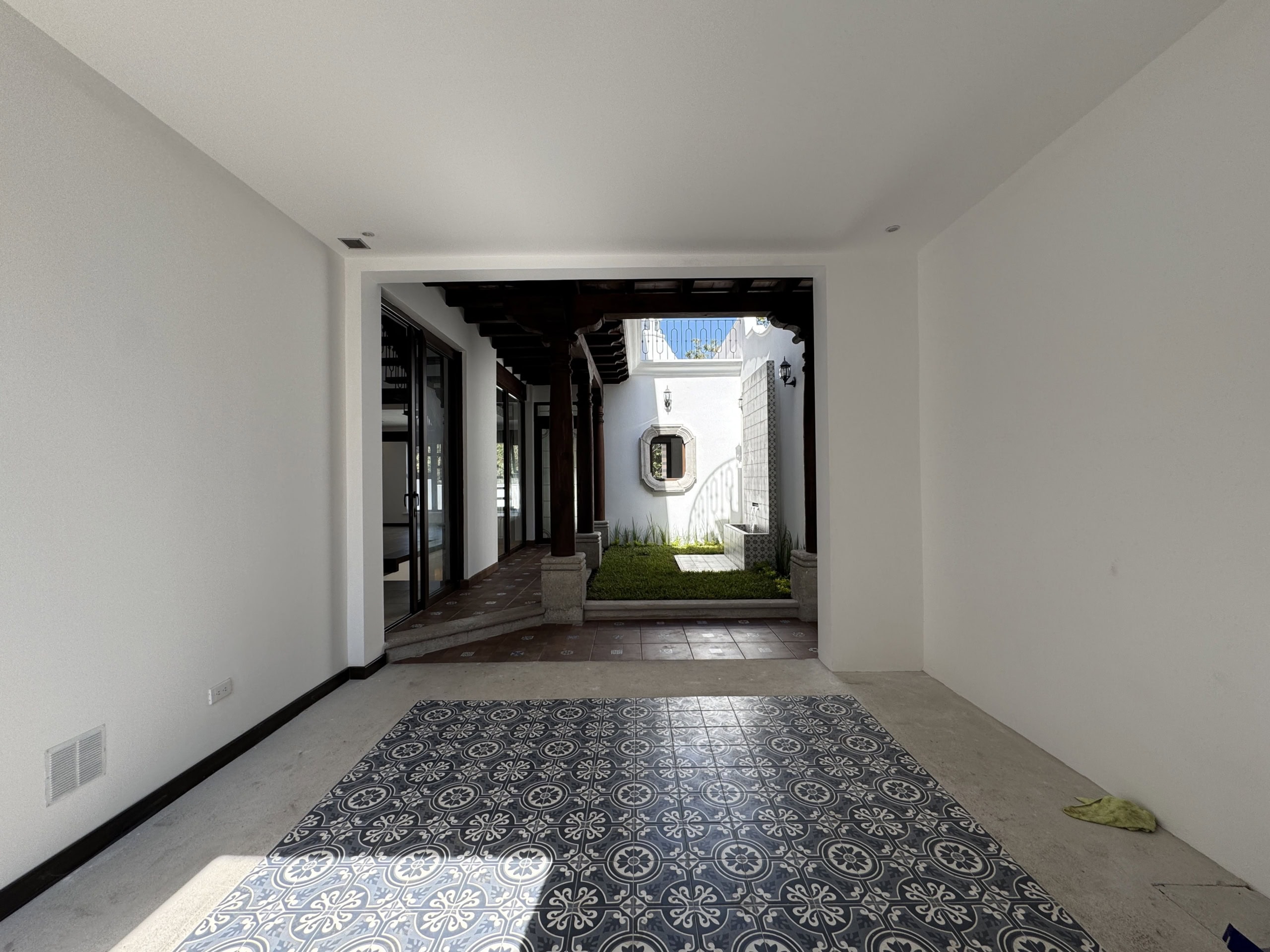 Hacienda del Comendador — 3-Bedroom Volcano-View Residence on Four Levels