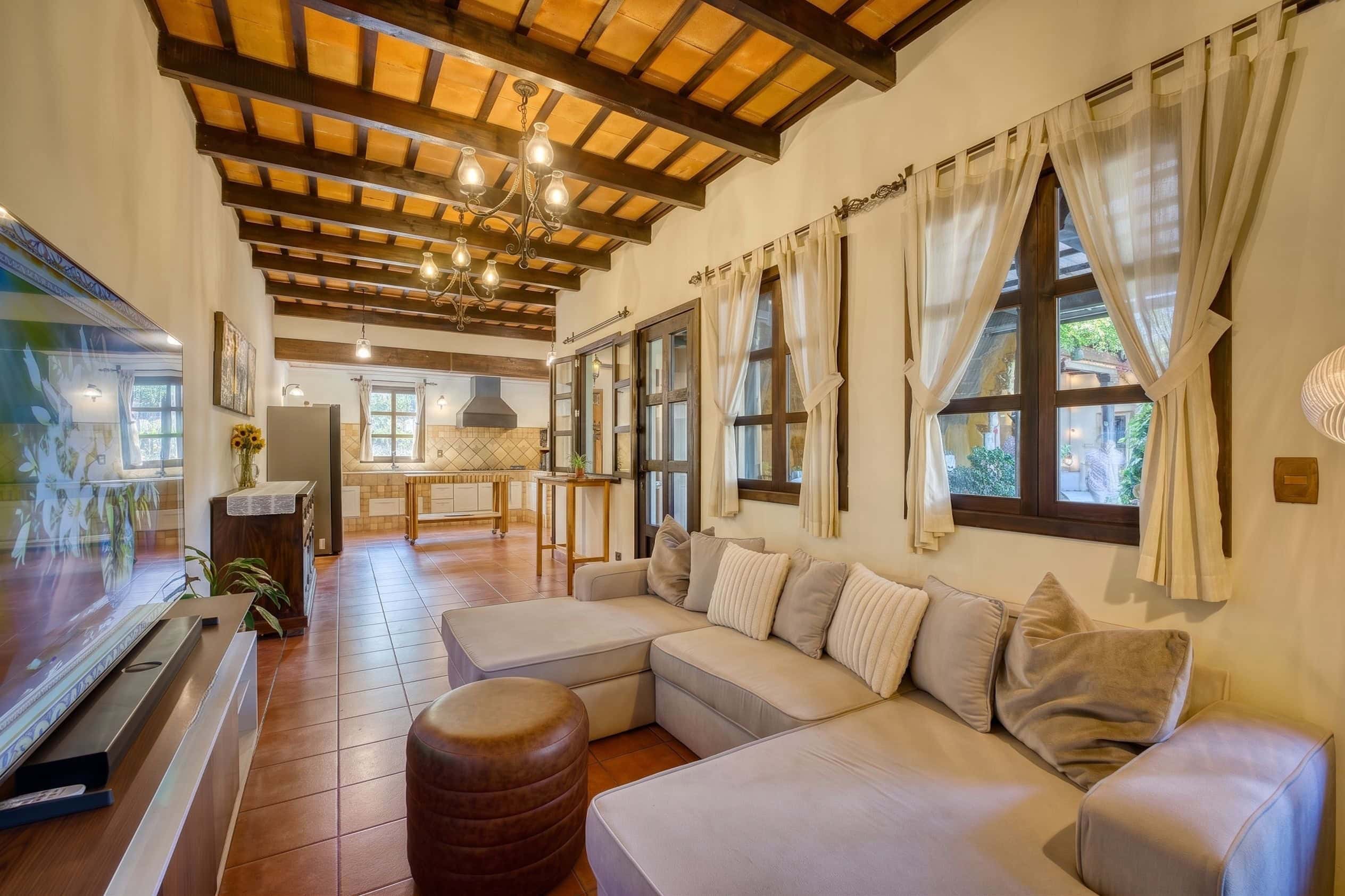 Move-In-Ready 4BR Home with Uninterrupted Volcano Views