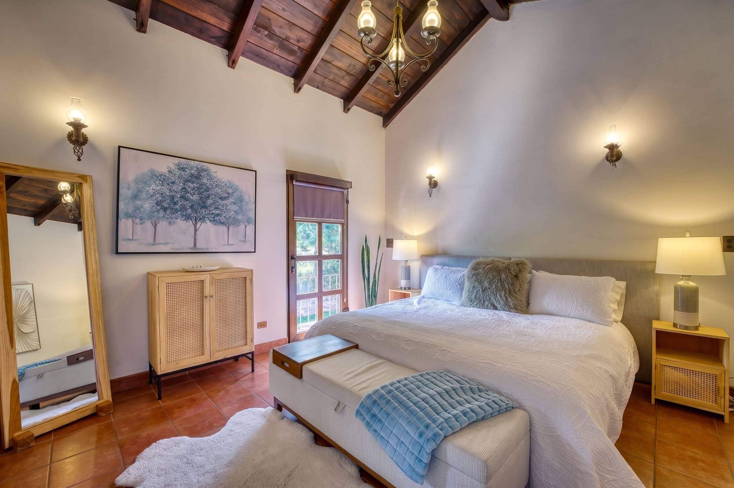Move-In-Ready 4BR Home with Uninterrupted Volcano Views