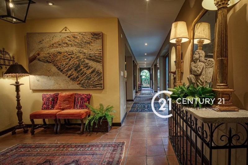 Colonial Luxury Residence with Expansive Gardens – Furnished & Available for Monthly Stays