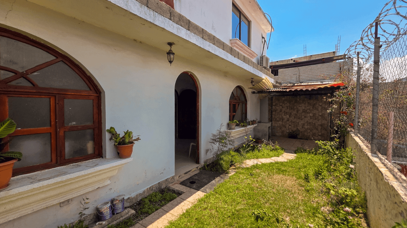 Spacious Multi-Use Property in the Heart of Ciudad Vieja