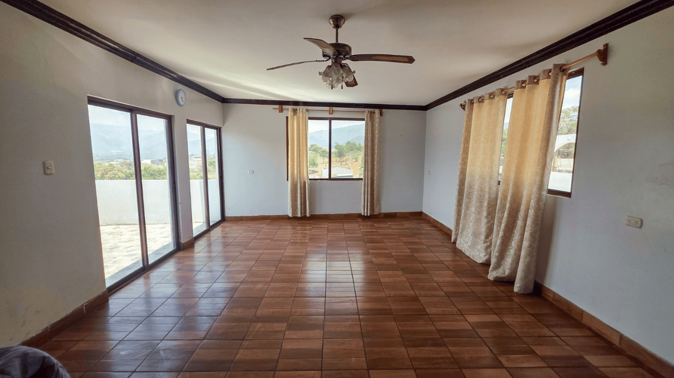 Spacious Multi-Use Property in the Heart of Ciudad Vieja
