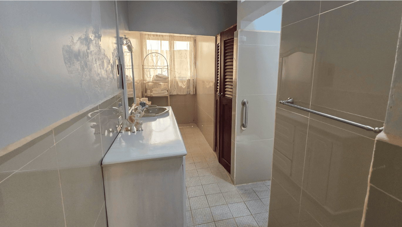 Spacious Multi-Use Property in the Heart of Ciudad Vieja