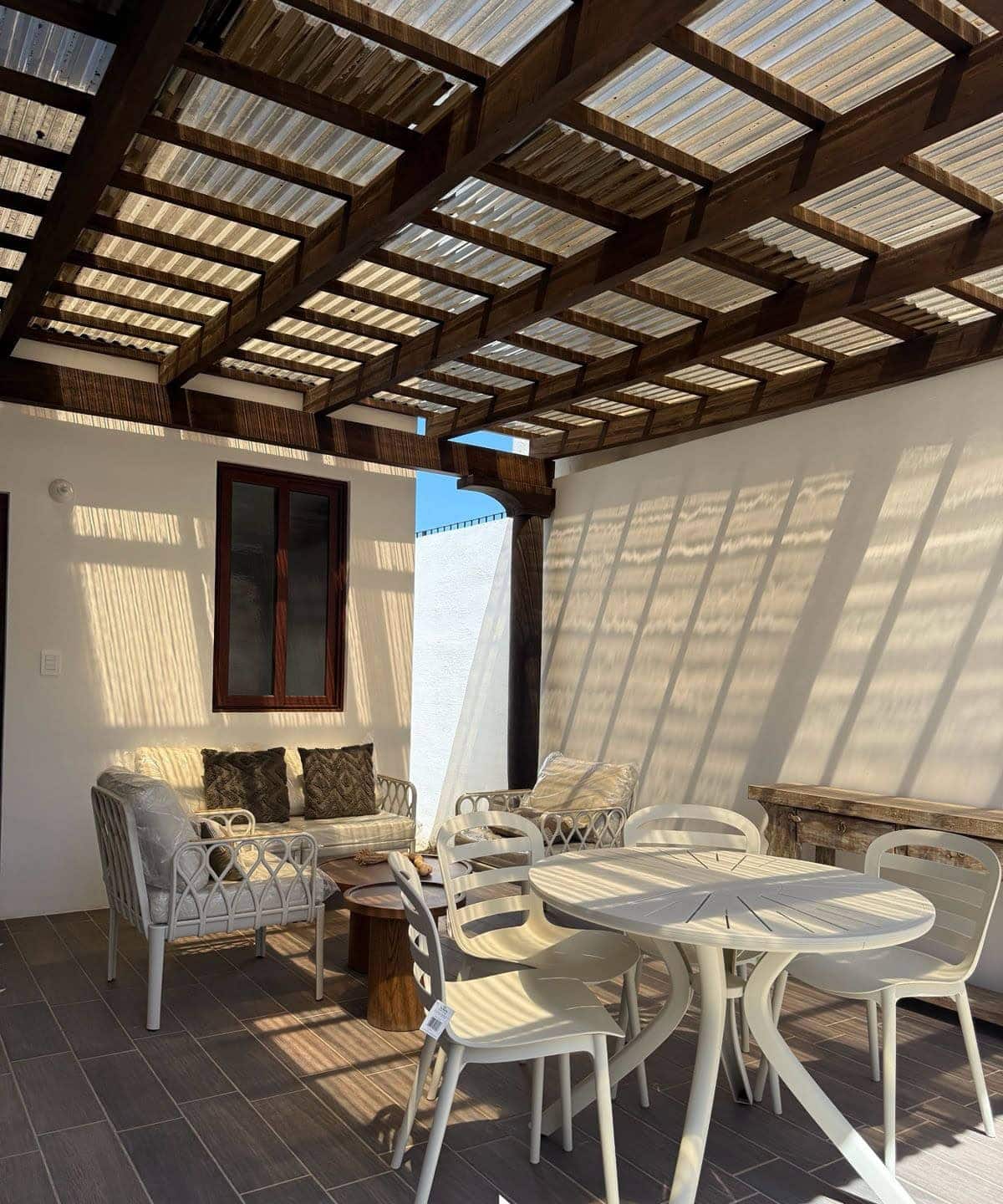 Espectacular Brand New House in Condominio Santa Delfina with Beautifull volcano views!