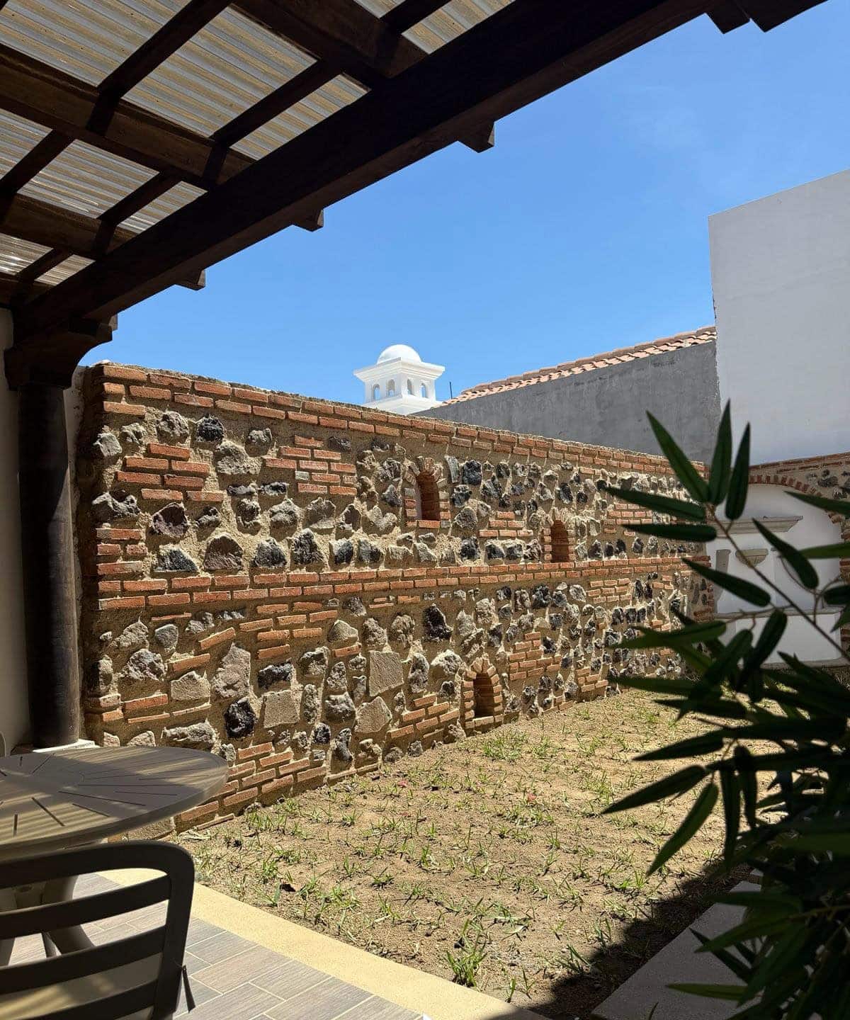 Espectacular Brand New House in Condominio Santa Delfina with Beautifull volcano views!
