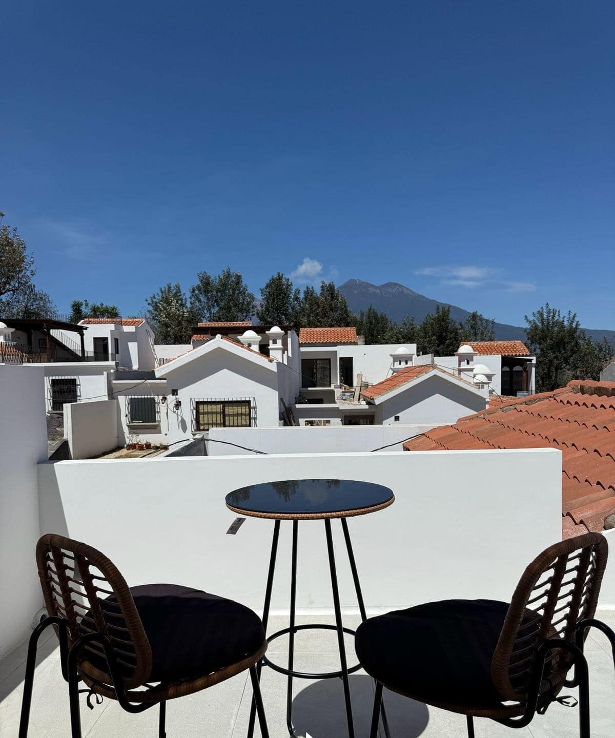 Espectacular Brand New House in Condominio Santa Delfina with Beautifull volcano views!