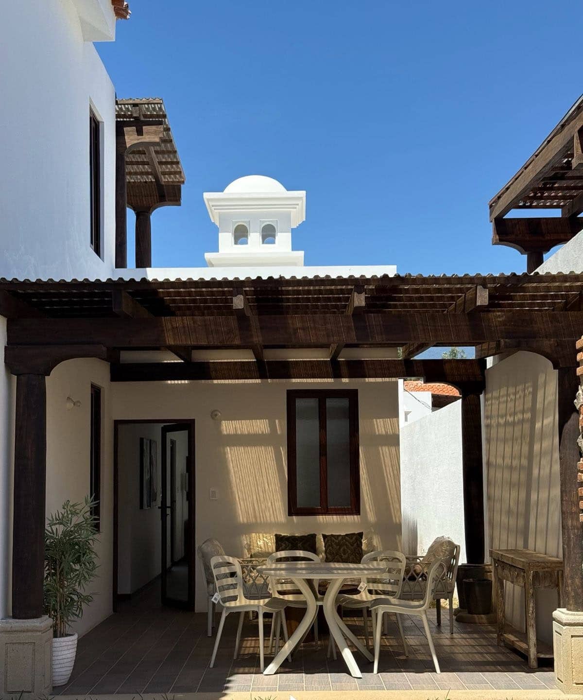 Espectacular Brand New House in Condominio Santa Delfina with Beautifull volcano views!