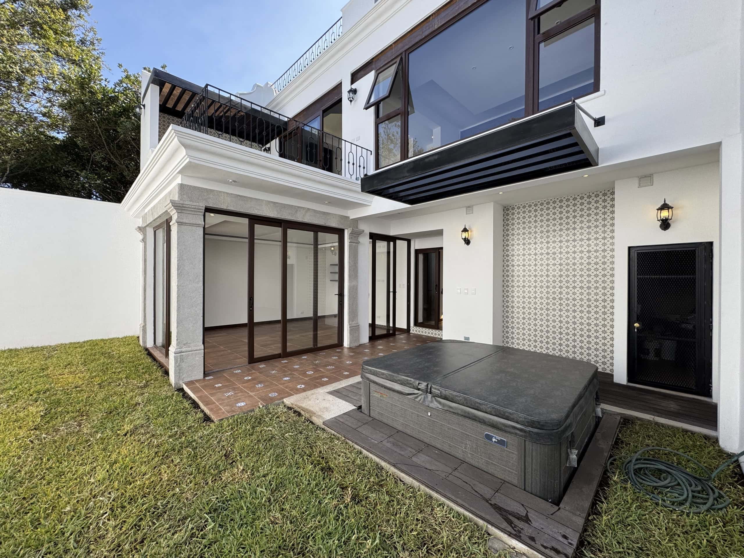 Hacienda del Comendador — 3-Bedroom Volcano-View Residence on Four Levels