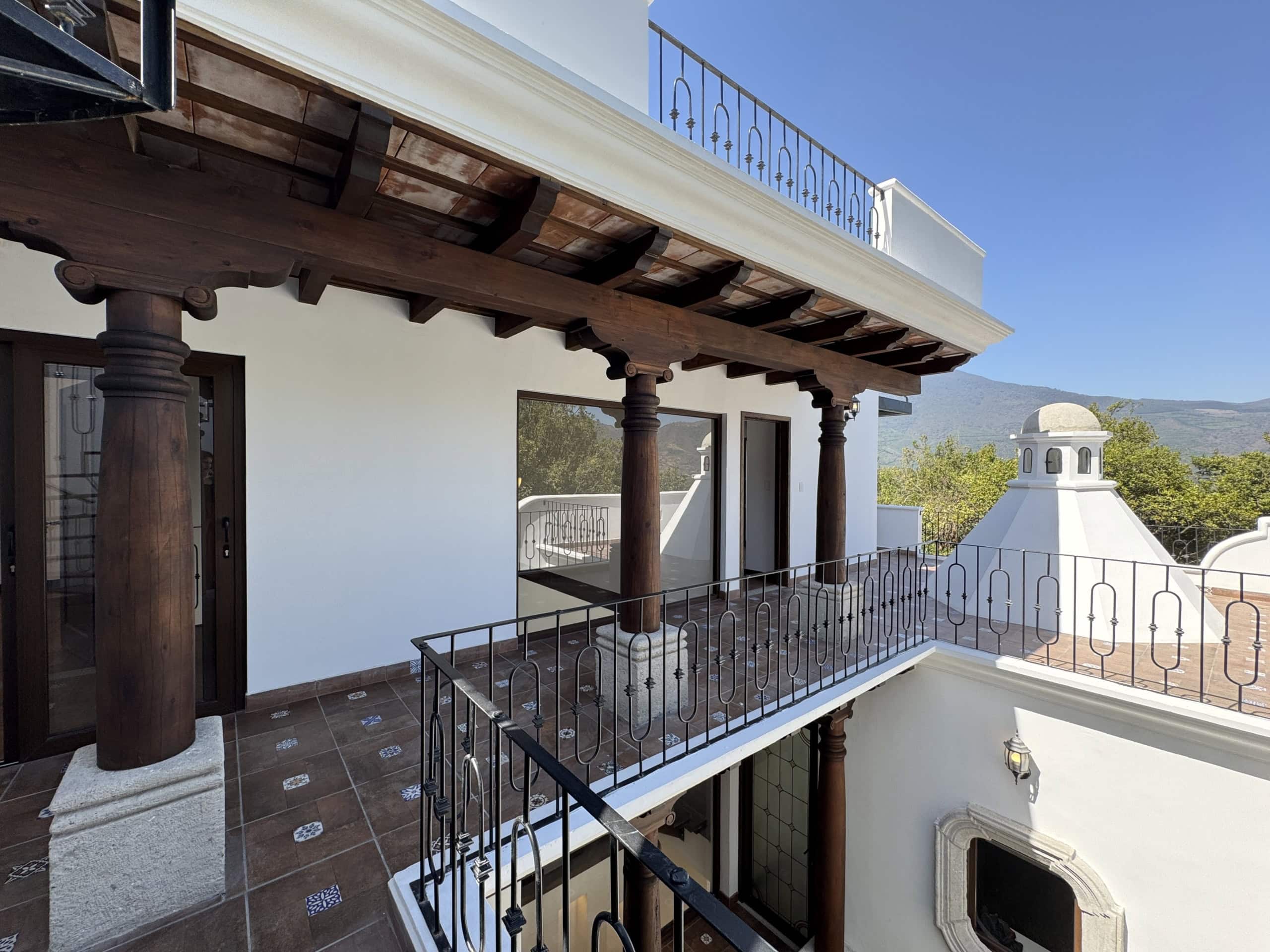 Hacienda del Comendador — 3-Bedroom Volcano-View Residence on Four Levels