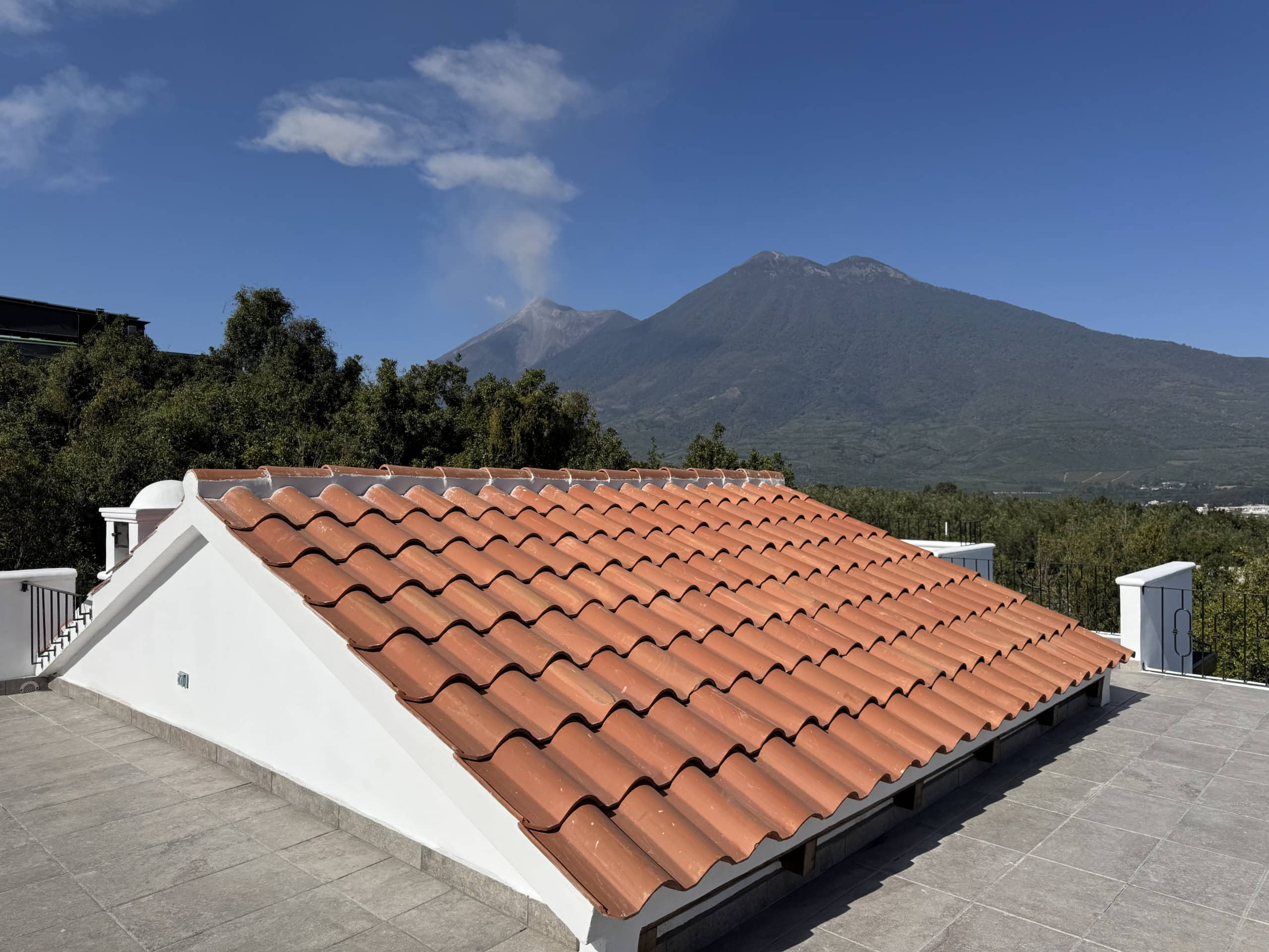 Hacienda del Comendador — 3-Bedroom Volcano-View Residence on Four Levels