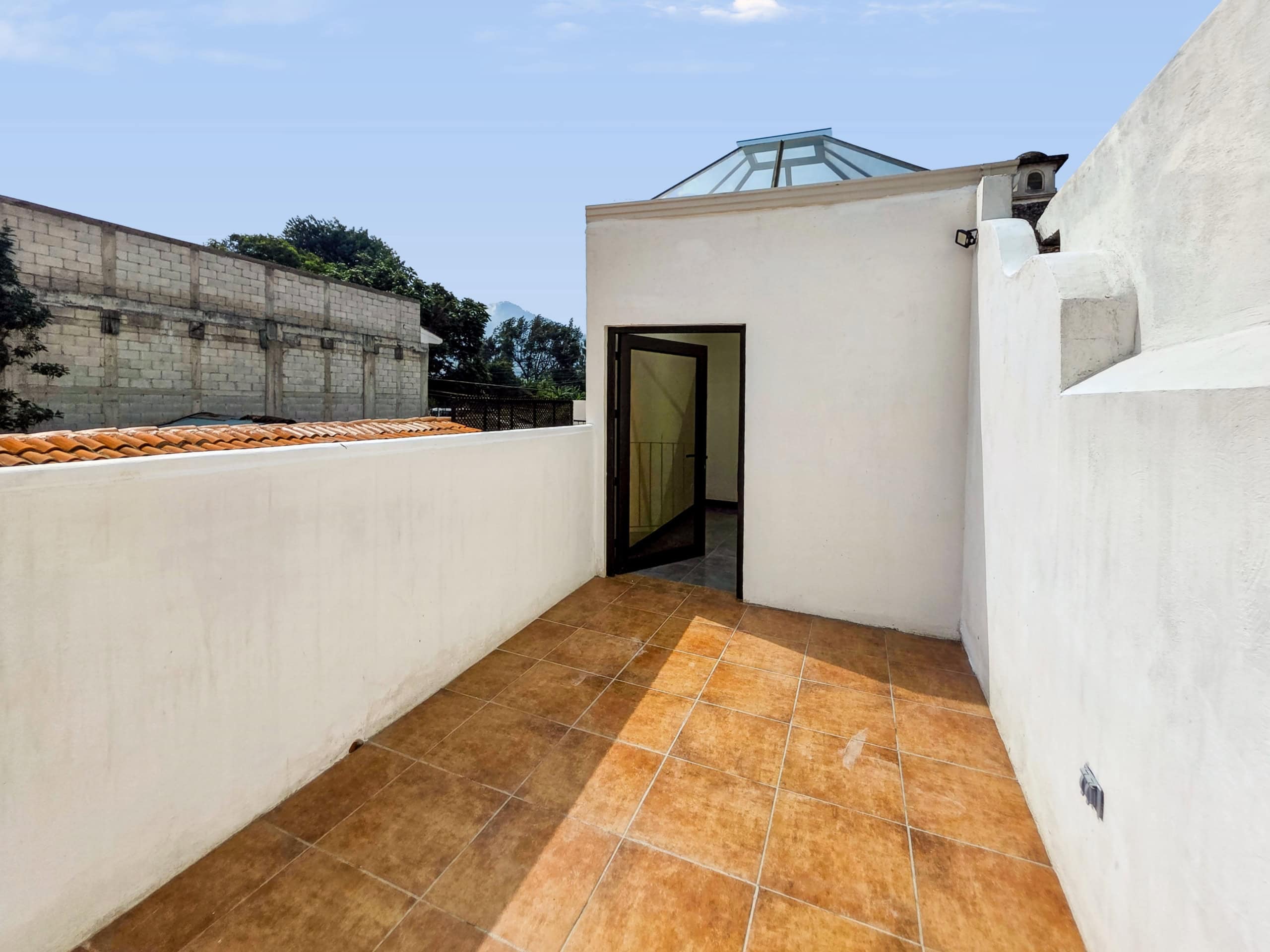 Casa Santiago – Beautiful Two-Level Home Near Antigua Guatemala