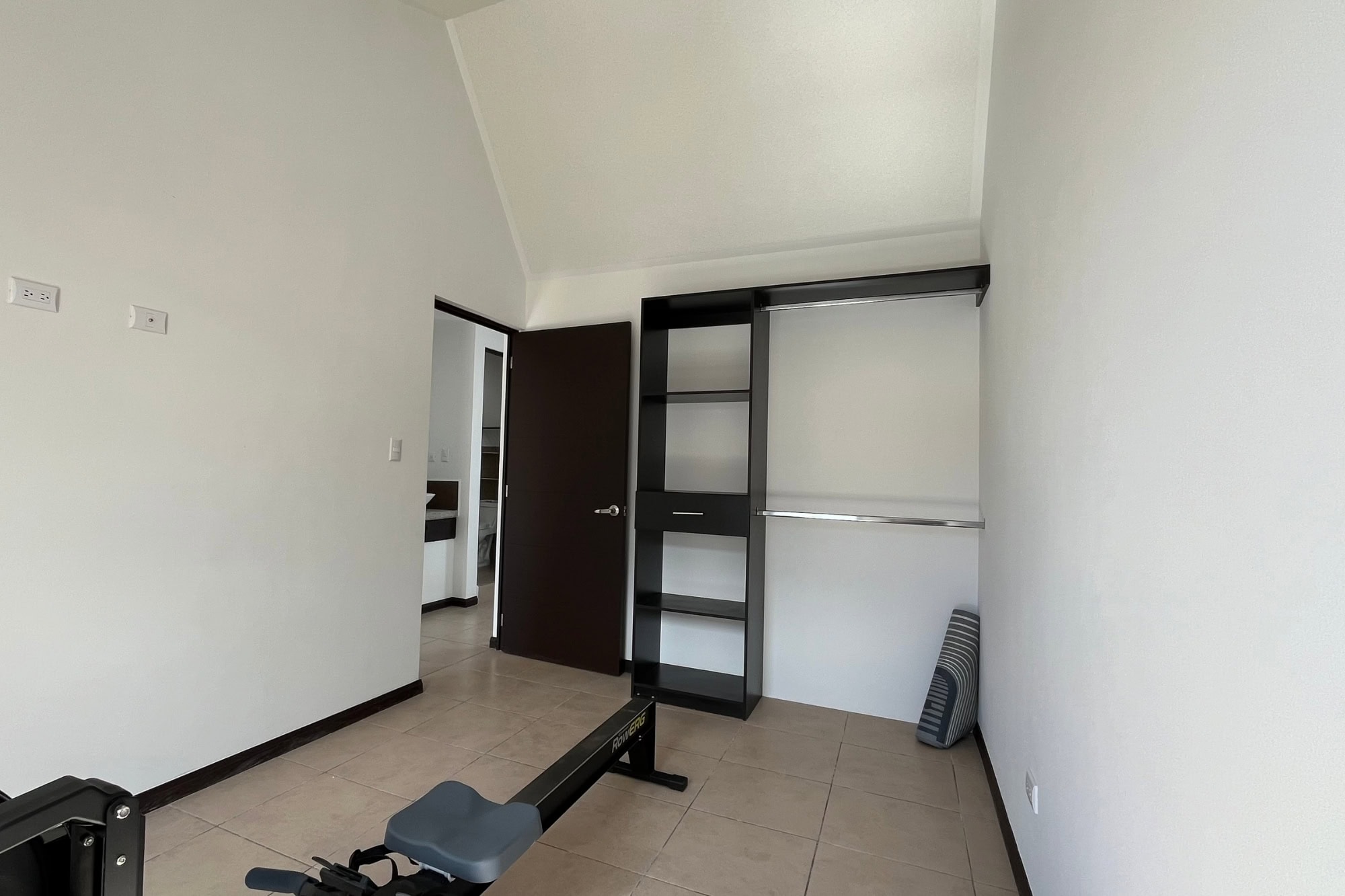 3 BEDROOM HOUSE IN SENDEROS, JUST 6.5KM FROM DOWNTOWN ANTIGUA