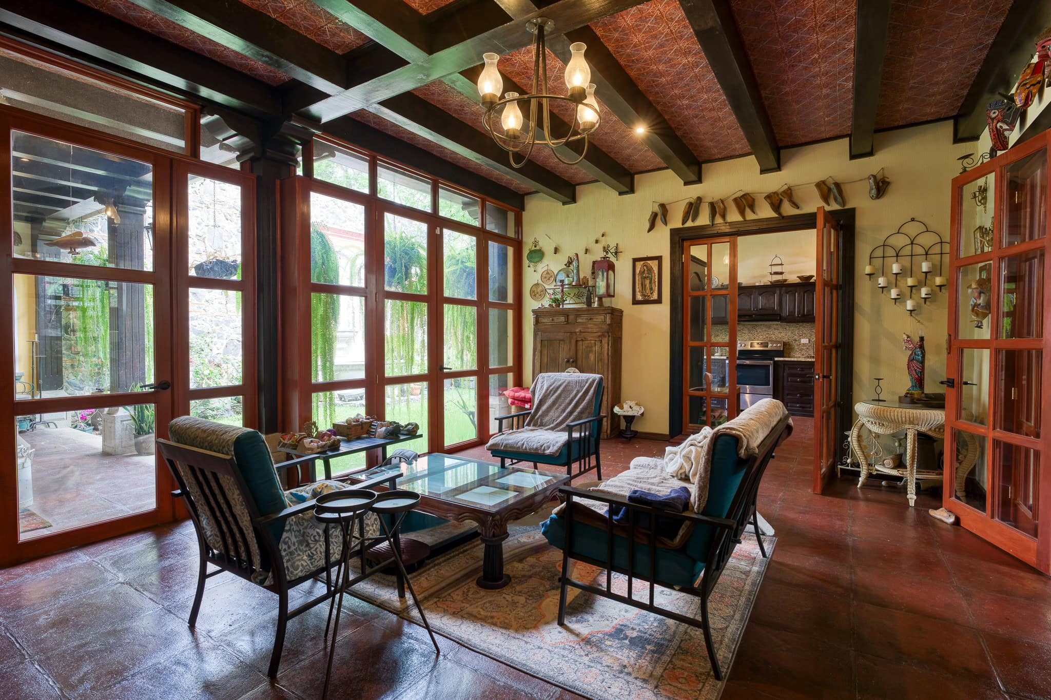 DSC01501_13-2 Casa Bella Vista — Casa de Estilo Colonial con Vista al Volcán