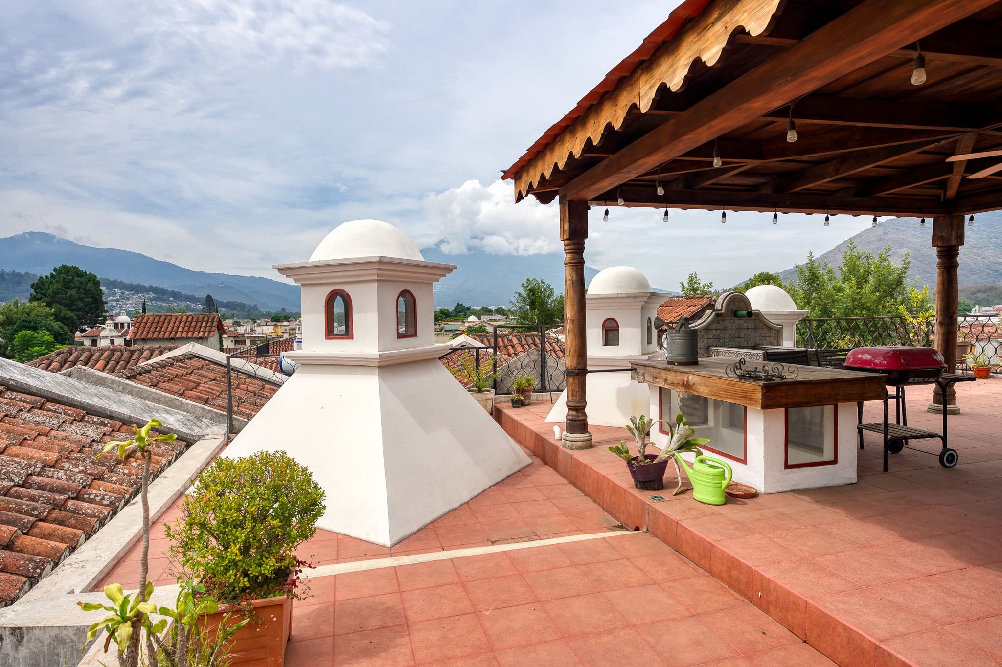 DSC01587_30 Casa Bella Vista — Casa de Estilo Colonial con Vista al Volcán