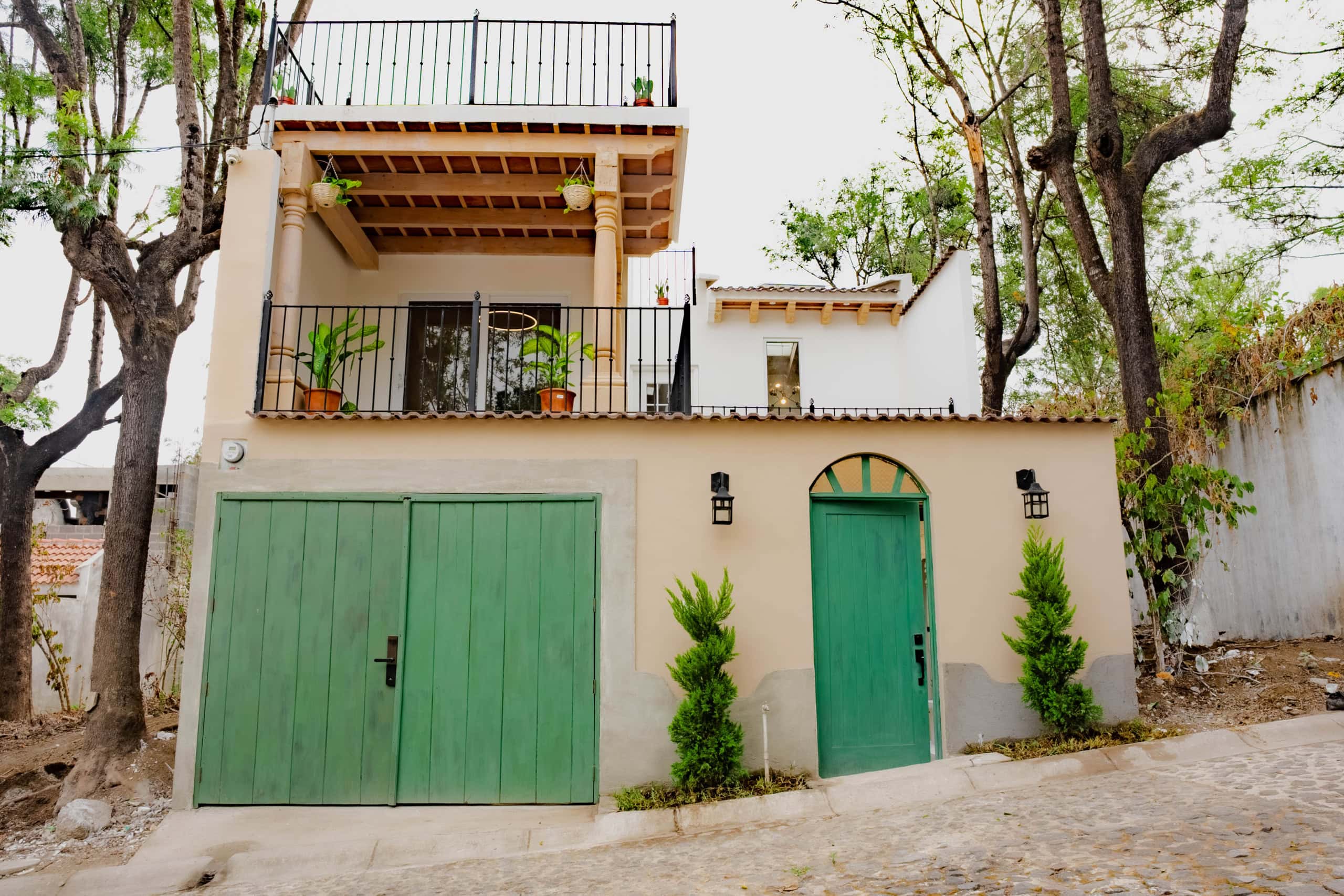 Casa Madeira en construcción en Fase I Antigua Gardens