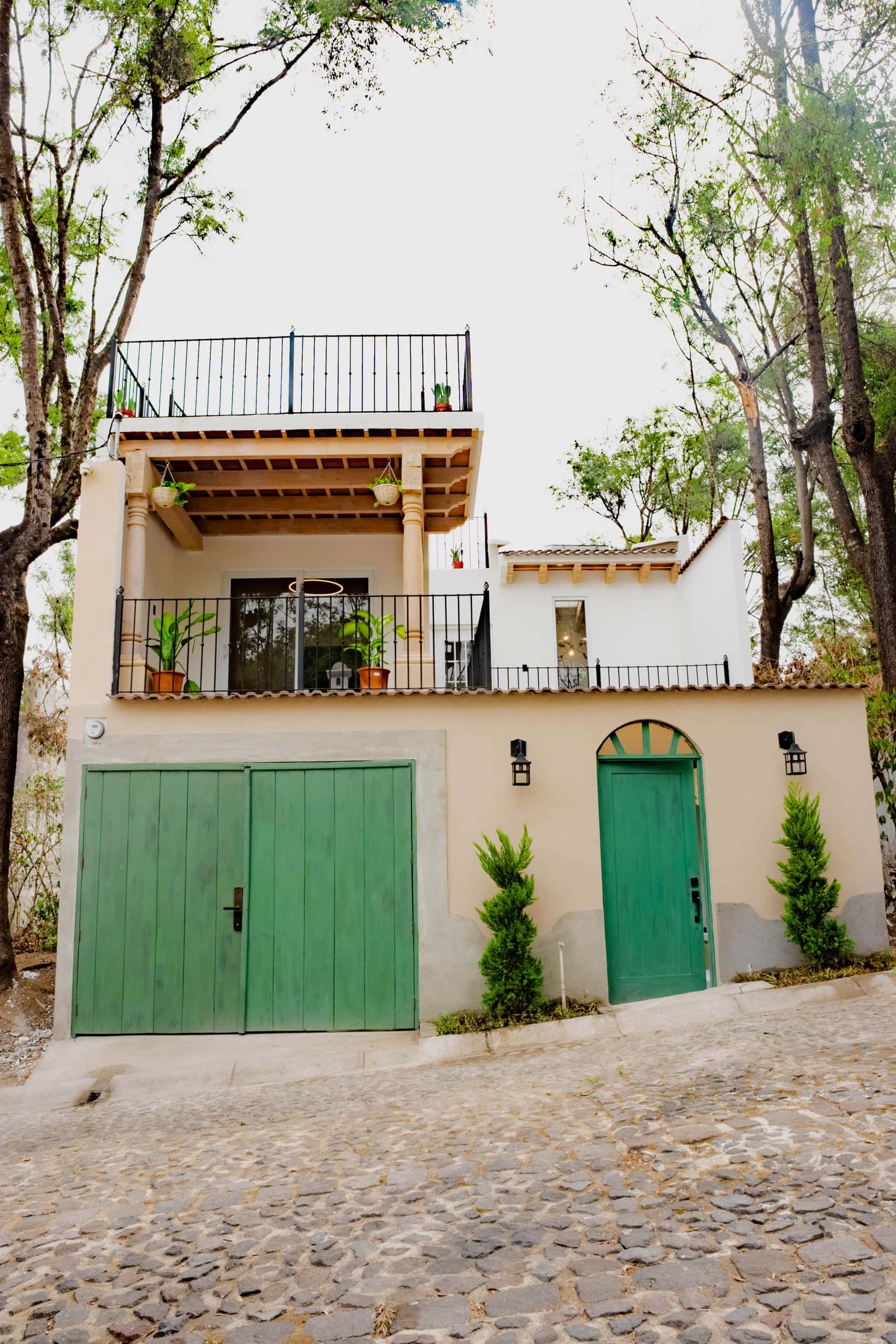 Casa Madeira en construcción en Fase I Antigua Gardens