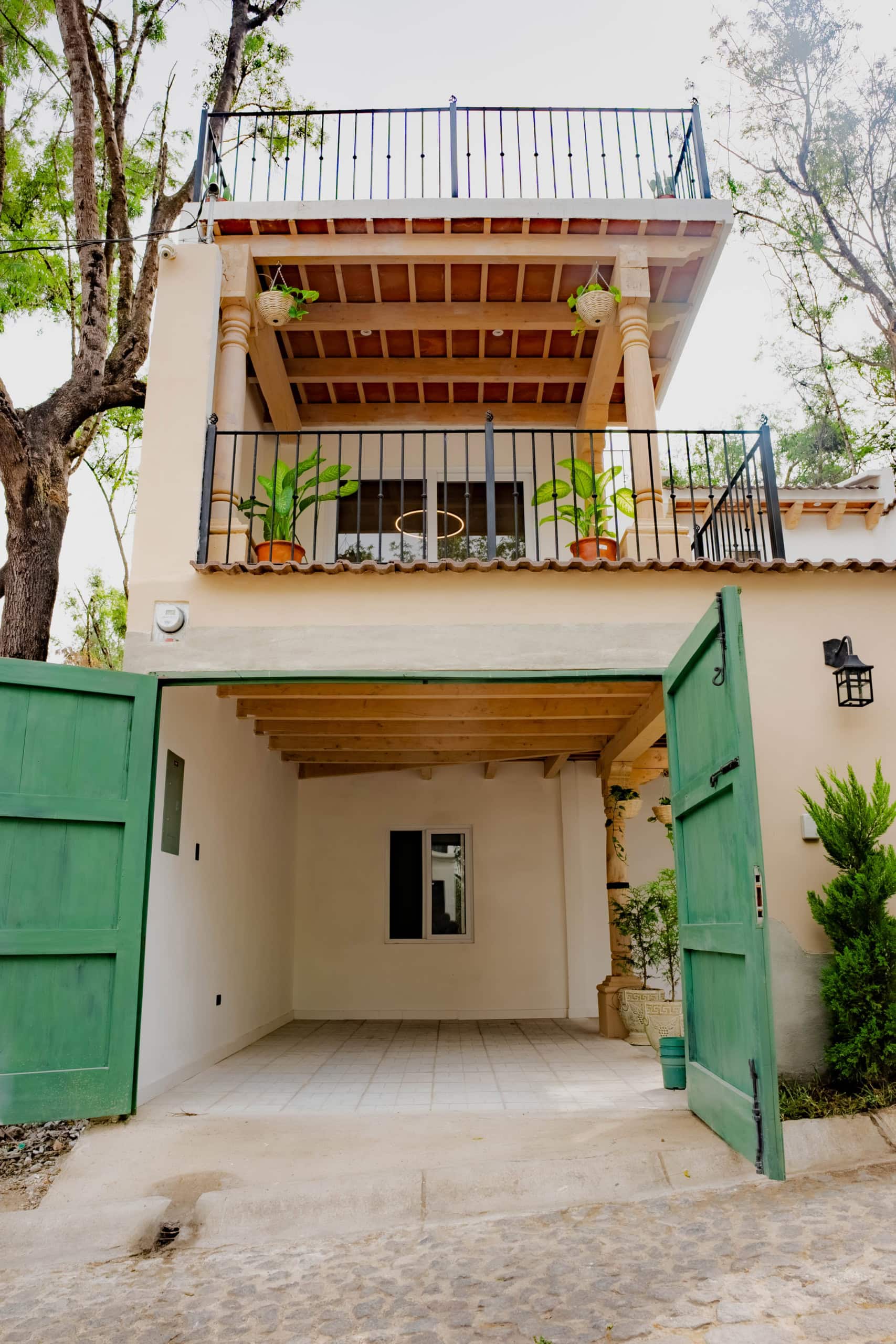 Casa Madeira en construcción en Fase I Antigua Gardens