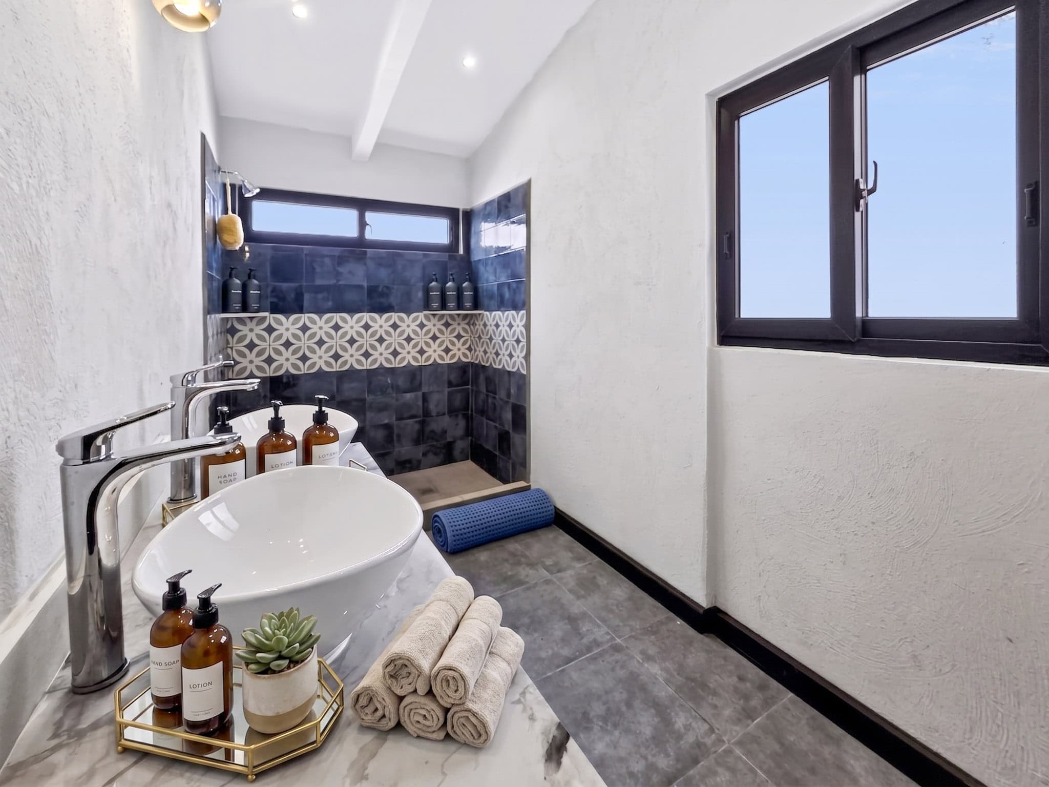 Casa Santiago – Beautiful Two-Level Home Near Antigua Guatemala