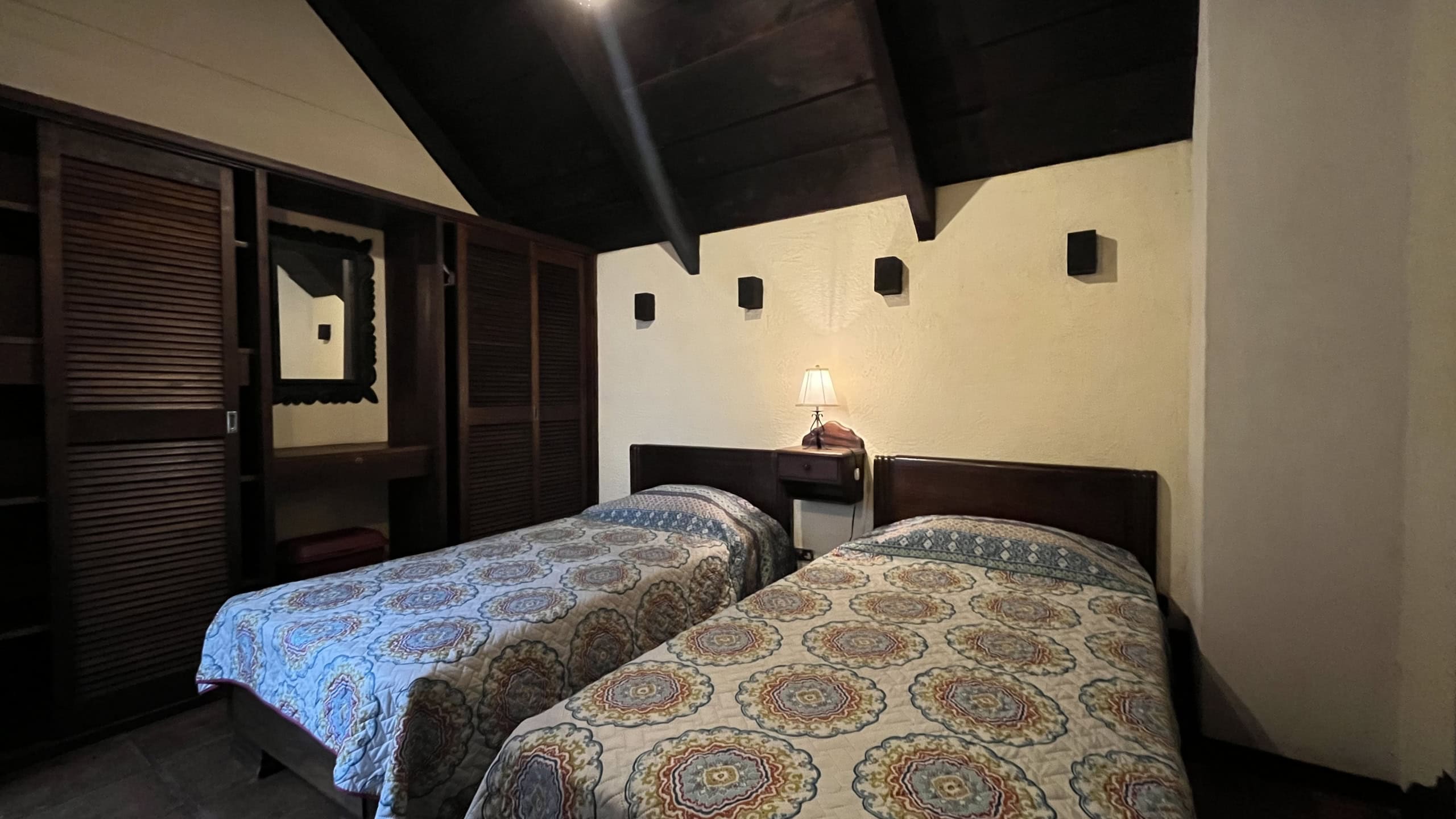 2-BEDROOM, TOWNHOUSE IN GRAVILEAS, FURNISHED
