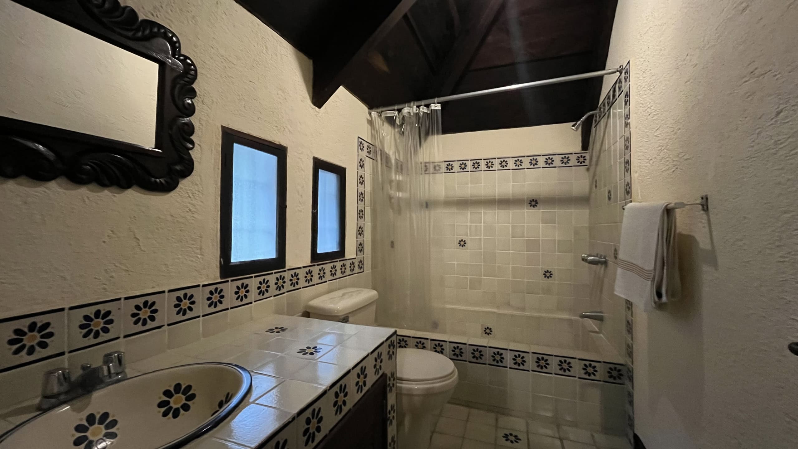 2-BEDROOM, TOWNHOUSE IN GRAVILEAS, FURNISHED