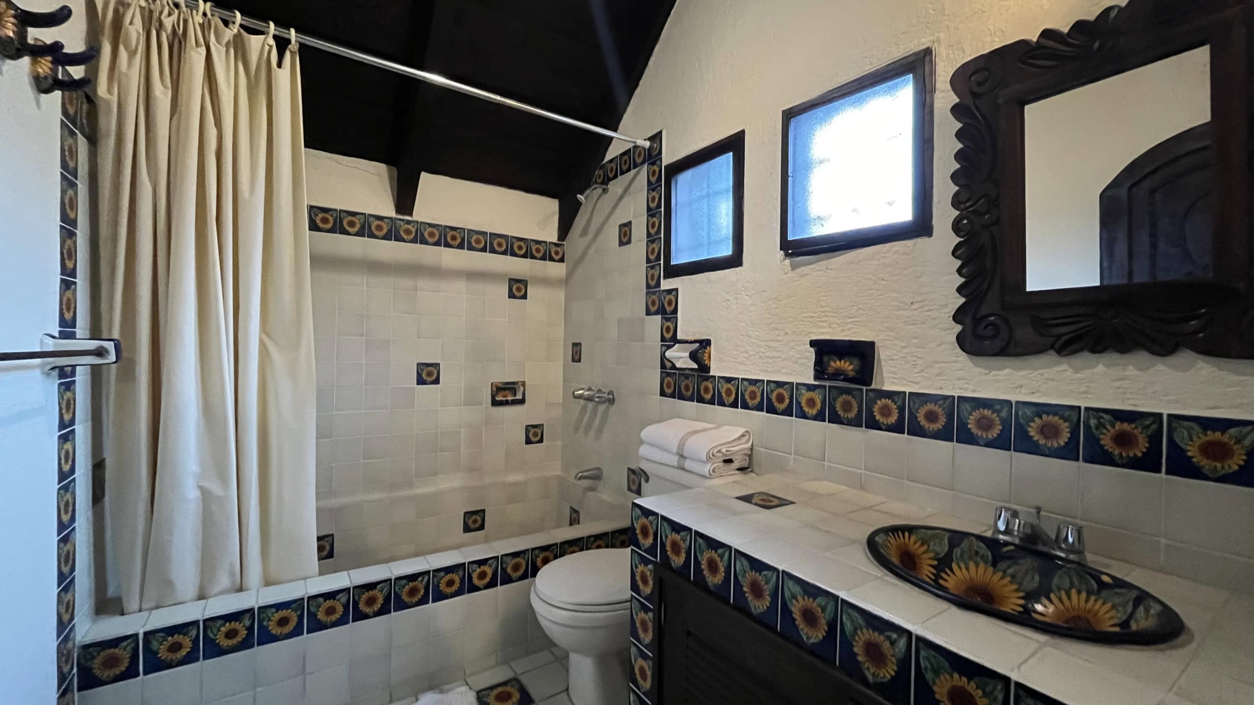 2-BEDROOM, TOWNHOUSE IN GRAVILEAS, FURNISHED