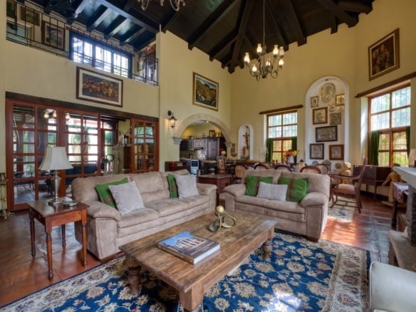 Casa Bella Vista — Colonial-Style Home with Volcano Views