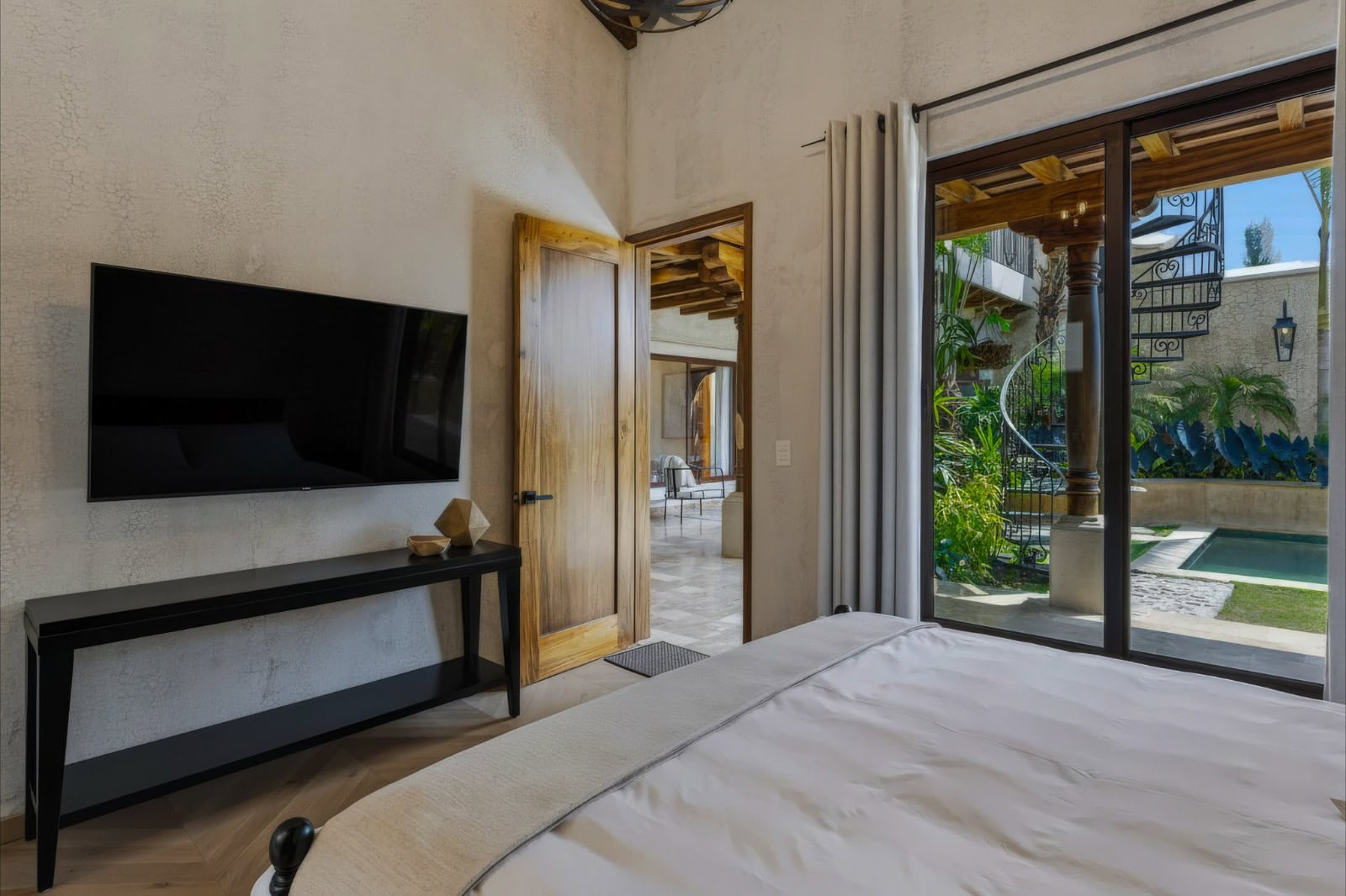 Casa San Juan Bosco — Single-Level Colonial Living in Paseo Antigua