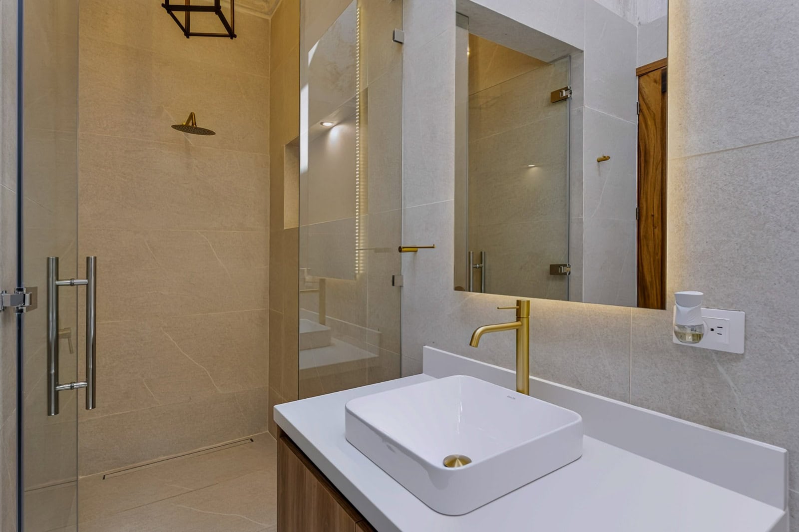 Casa San Juan Bosco — Single-Level Colonial Living in Paseo Antigua