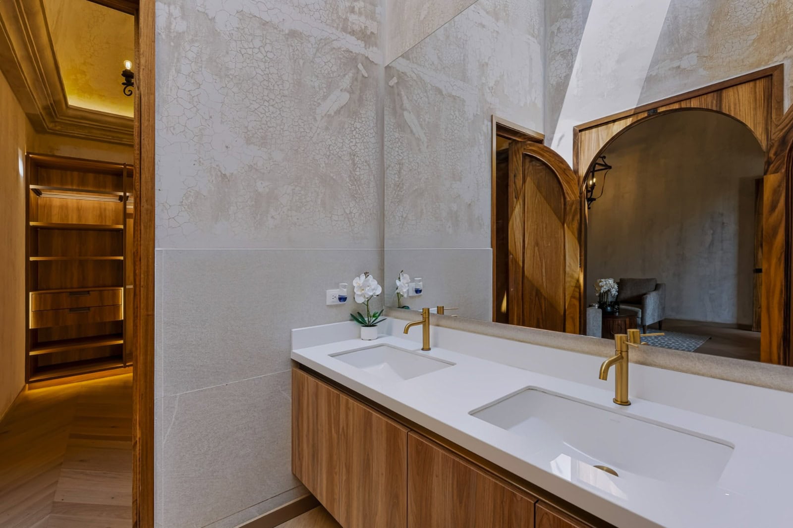 Casa San Juan Bosco — Single-Level Colonial Living in Paseo Antigua