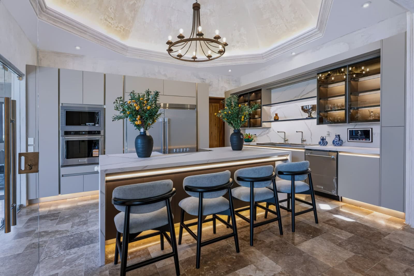 Casa San Juan Bosco — Single-Level Colonial Living in Paseo Antigua