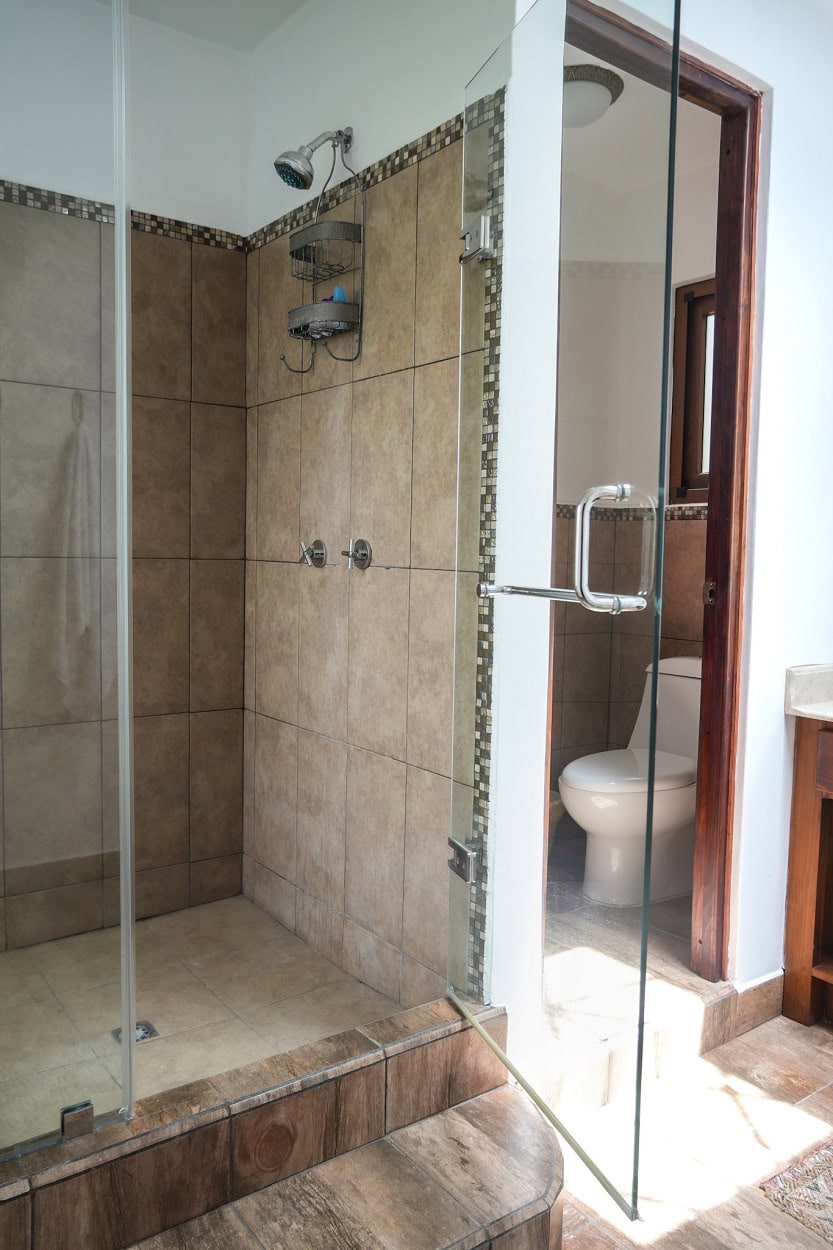 Turnkey Lakefront Retreat Atitlan
