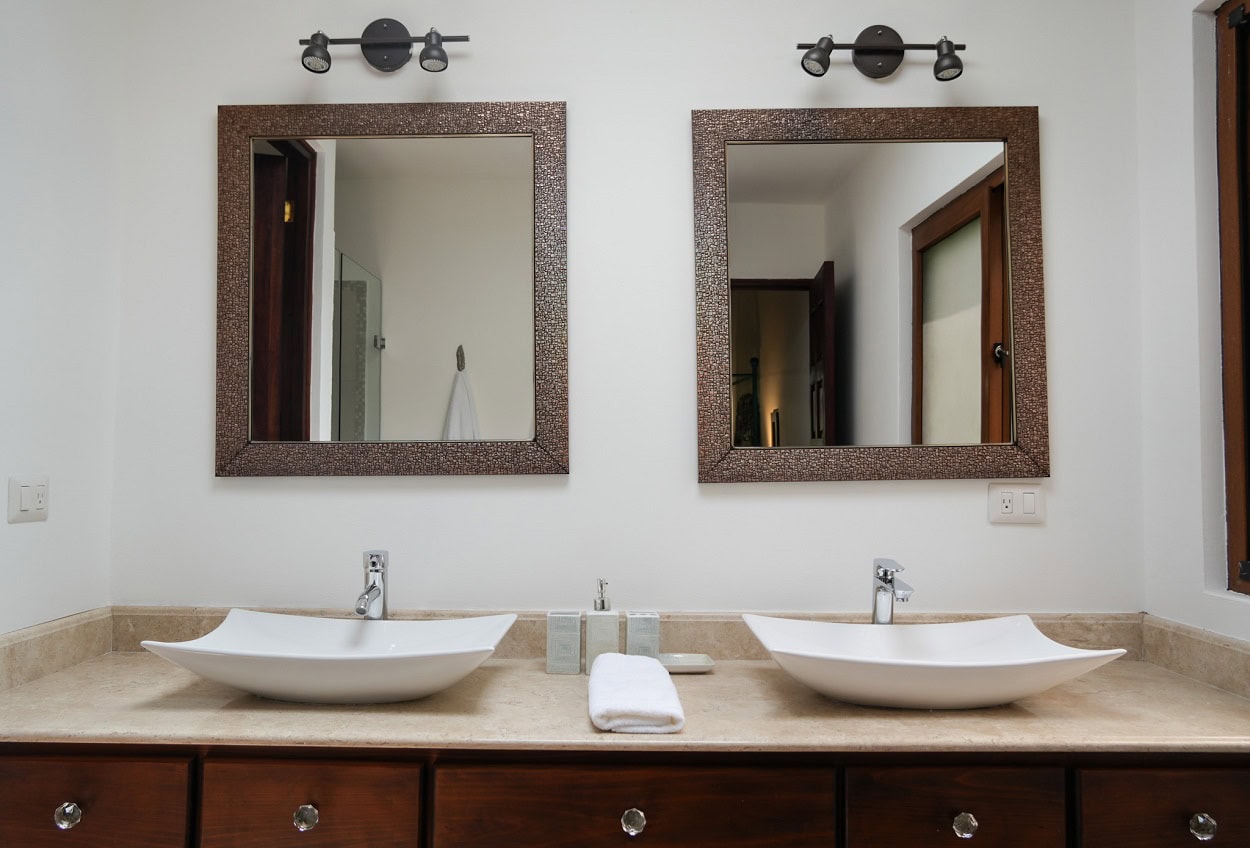 Turnkey Lakefront Retreat Atitlan