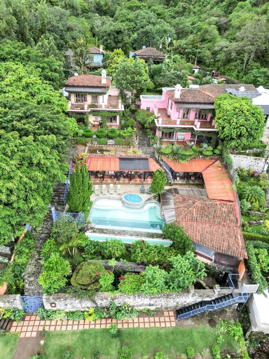Turnkey Lakefront Retreat Atitlan
