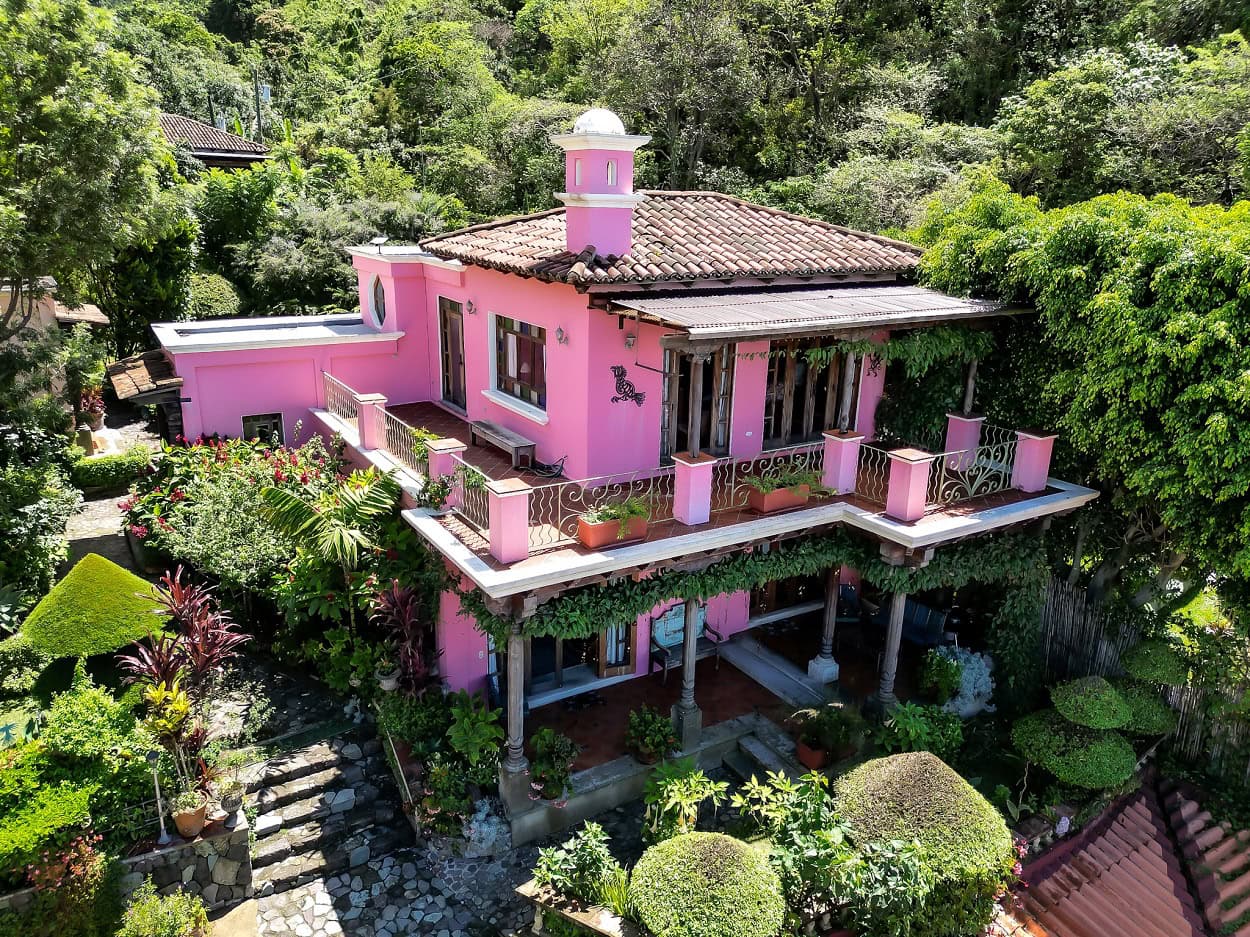 Turnkey Lakefront Retreat Atitlan