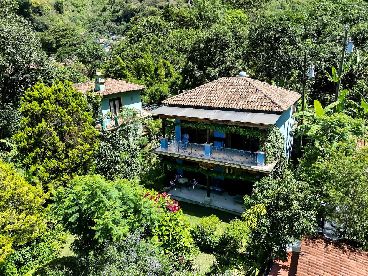 Turnkey Lakefront Retreat Atitlan