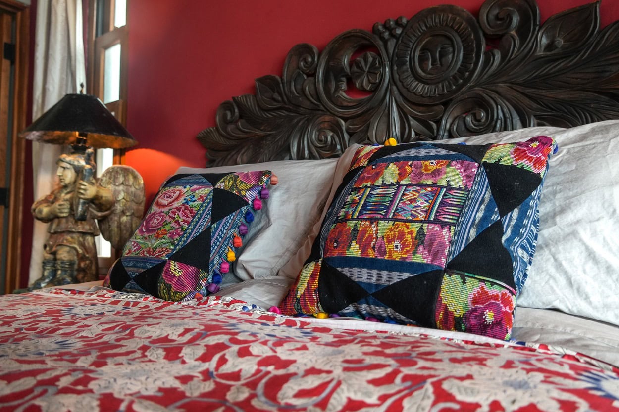 Turnkey Lakefront Retreat Atitlan
