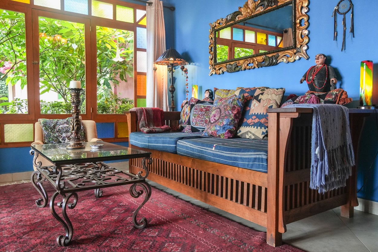 Turnkey Lakefront Retreat Atitlan