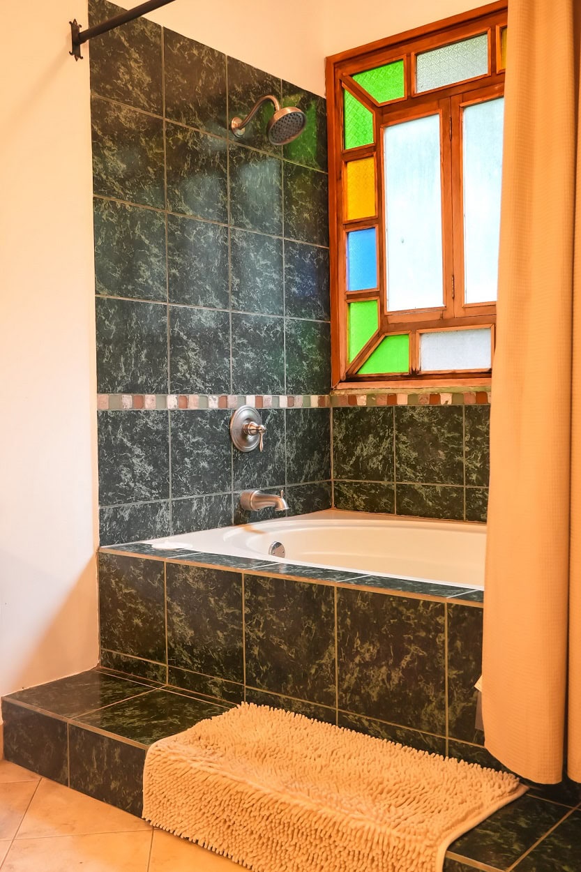 Turnkey Lakefront Retreat Atitlan