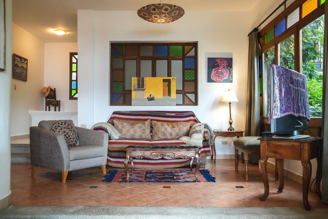 Turnkey Lakefront Retreat Atitlan