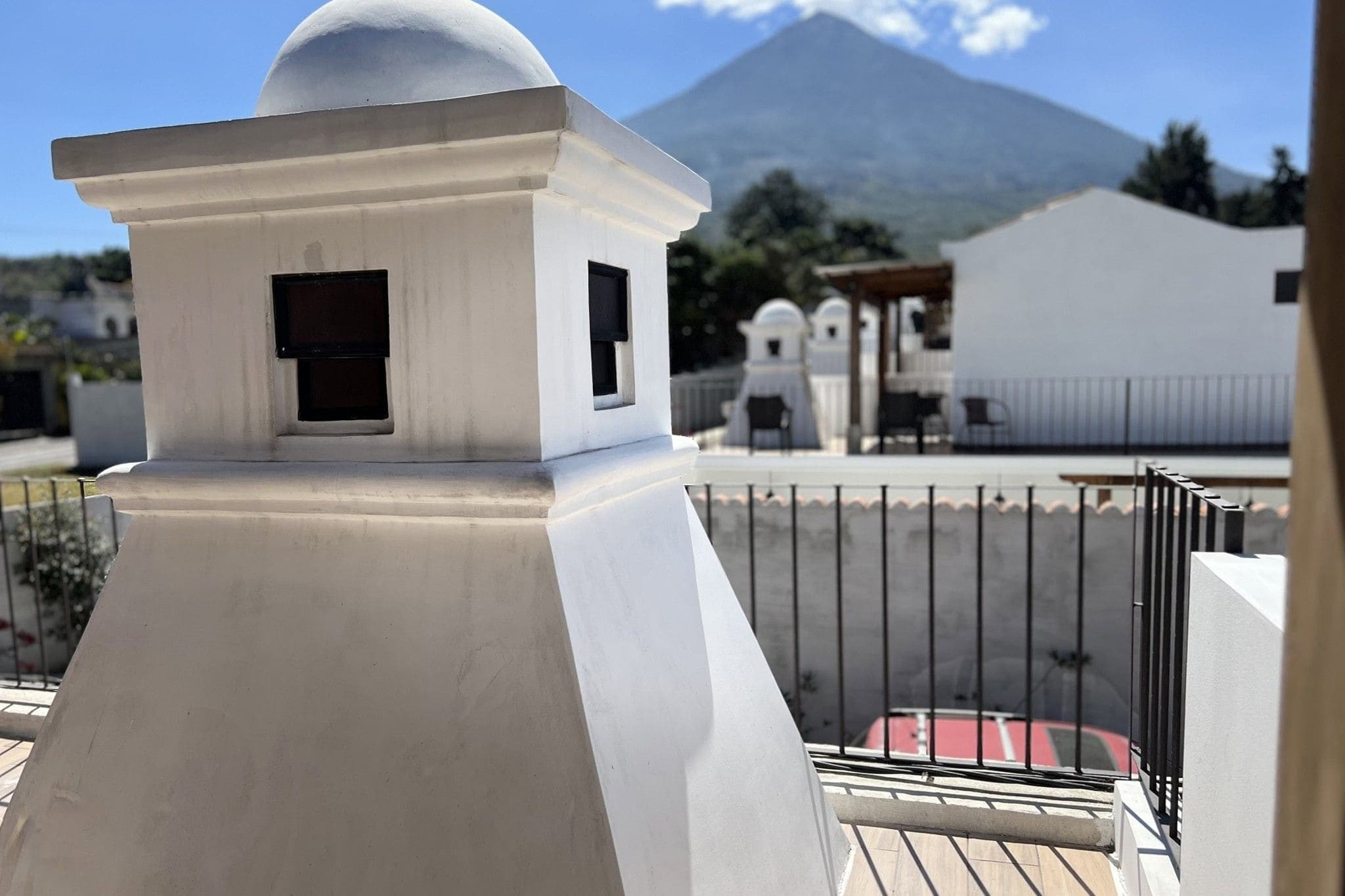 Encantadora Casa de 4 Dormitorios con Vista a los Volcanes a Pocos Minutos de La Antigua Guatemala