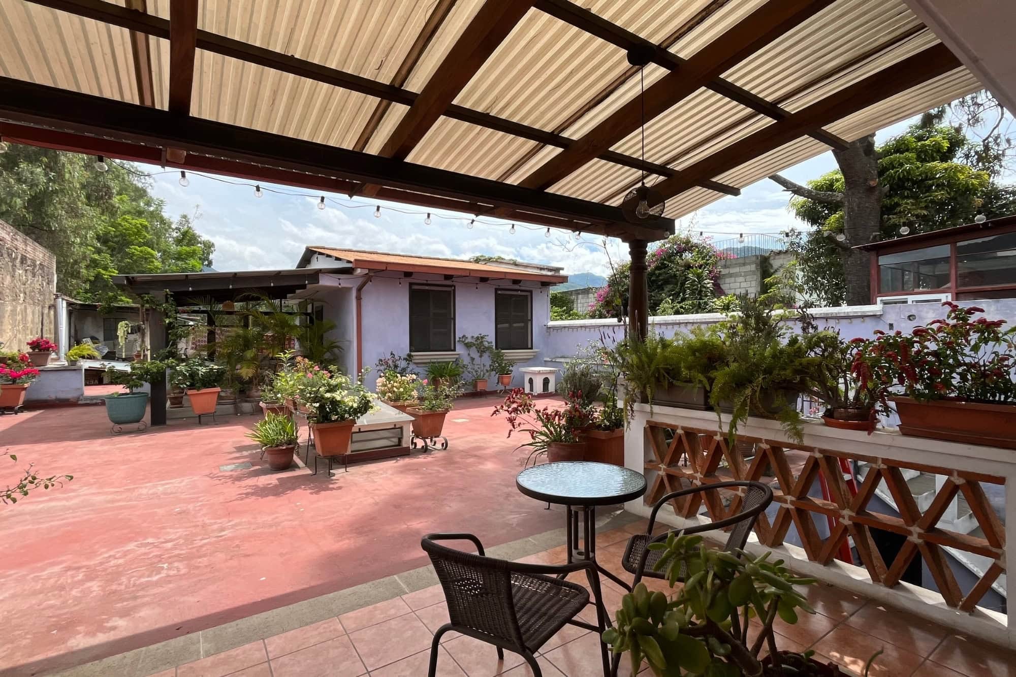 1 BEDROOM APARTMENT FOR RENT IN ANTIGUA, WALKING DISTANCE TO CENTRAL PARK