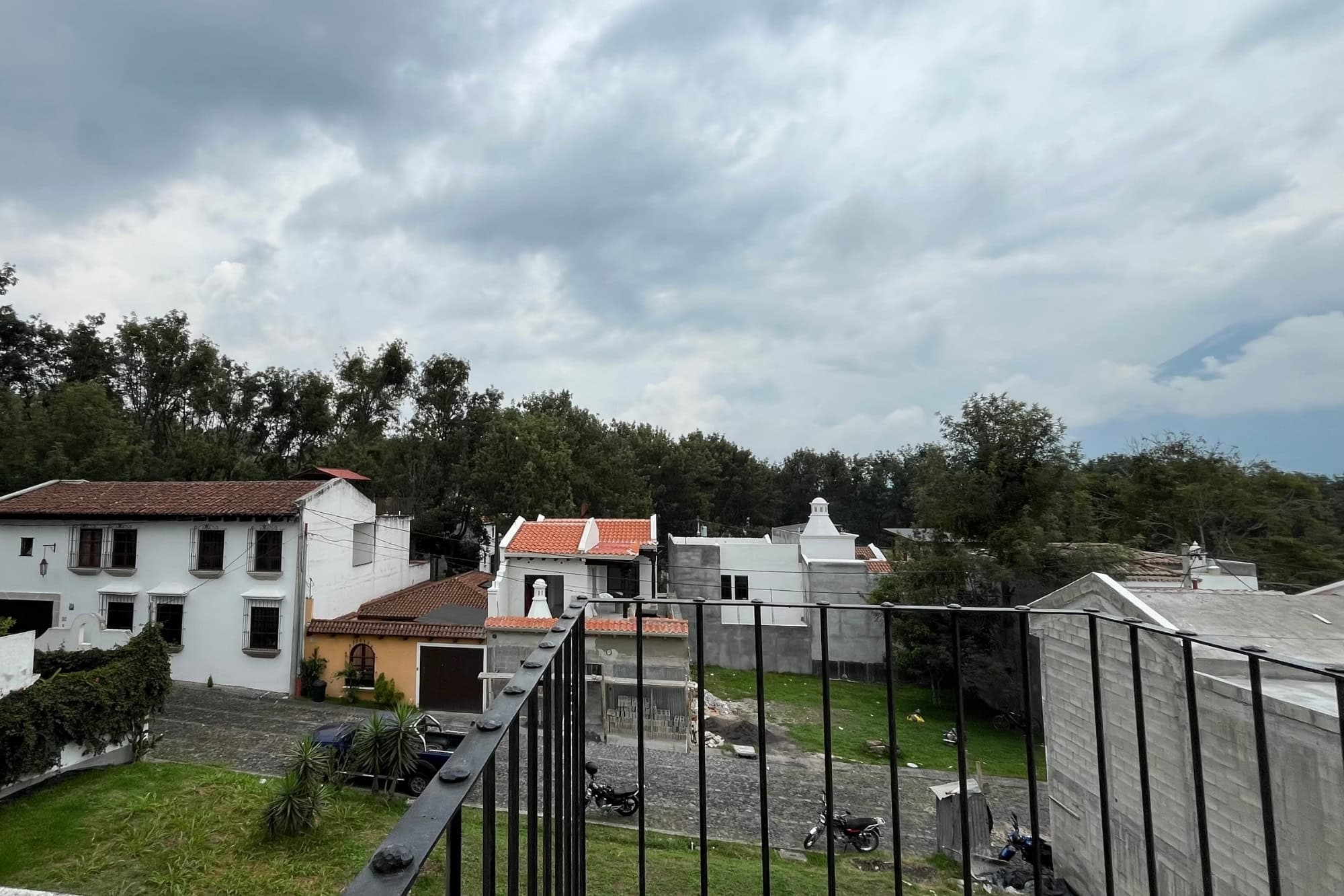Unfurnished 3-Bedroom Home for Rent in Antigua Gardens, Near Antigua Guatemala