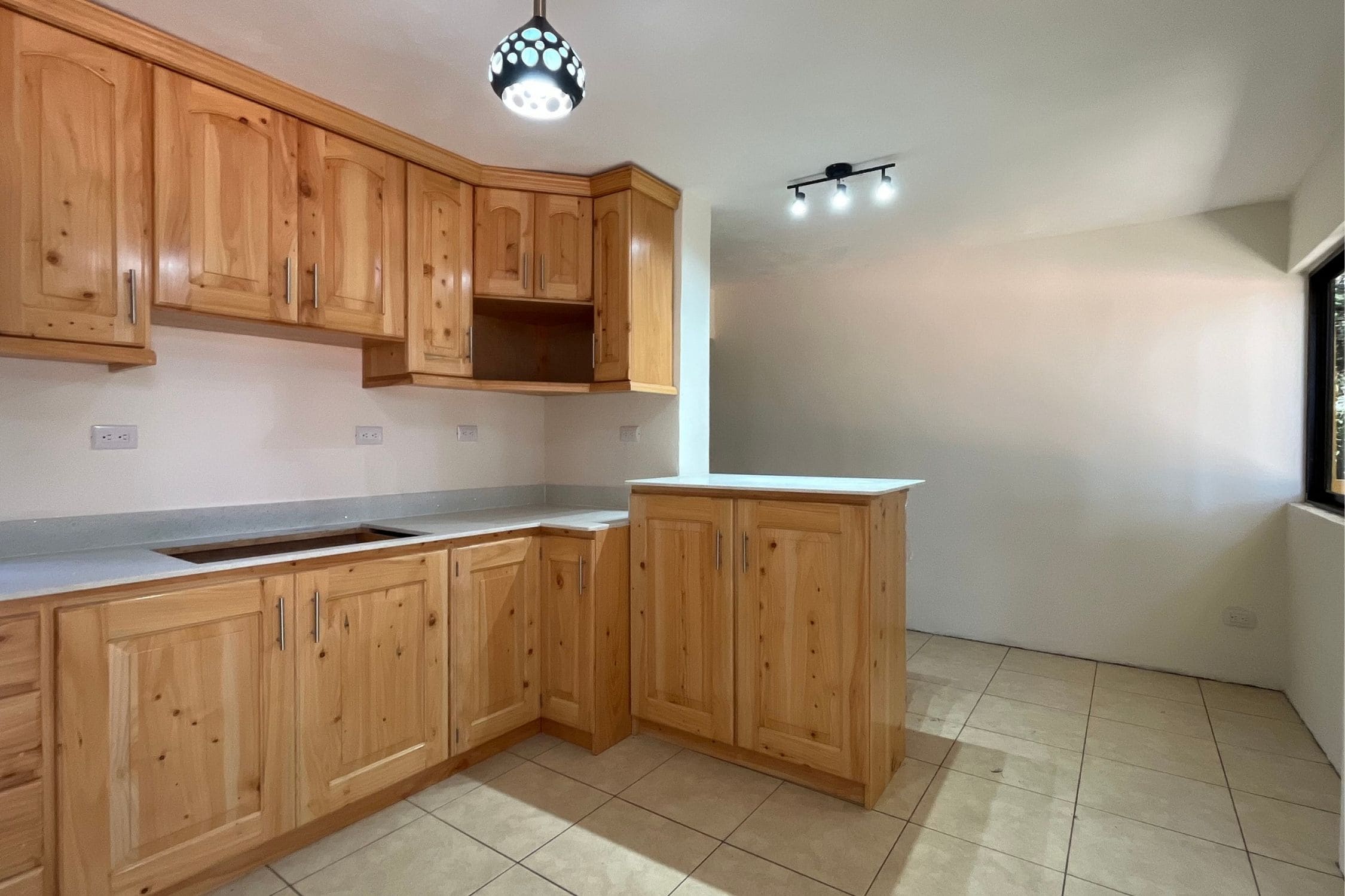 Apartamento Tipo Estudio en Alquiler en Santa Lucía Milpas Altas — a solo 10-15 minutos en carro del centro de Antigua