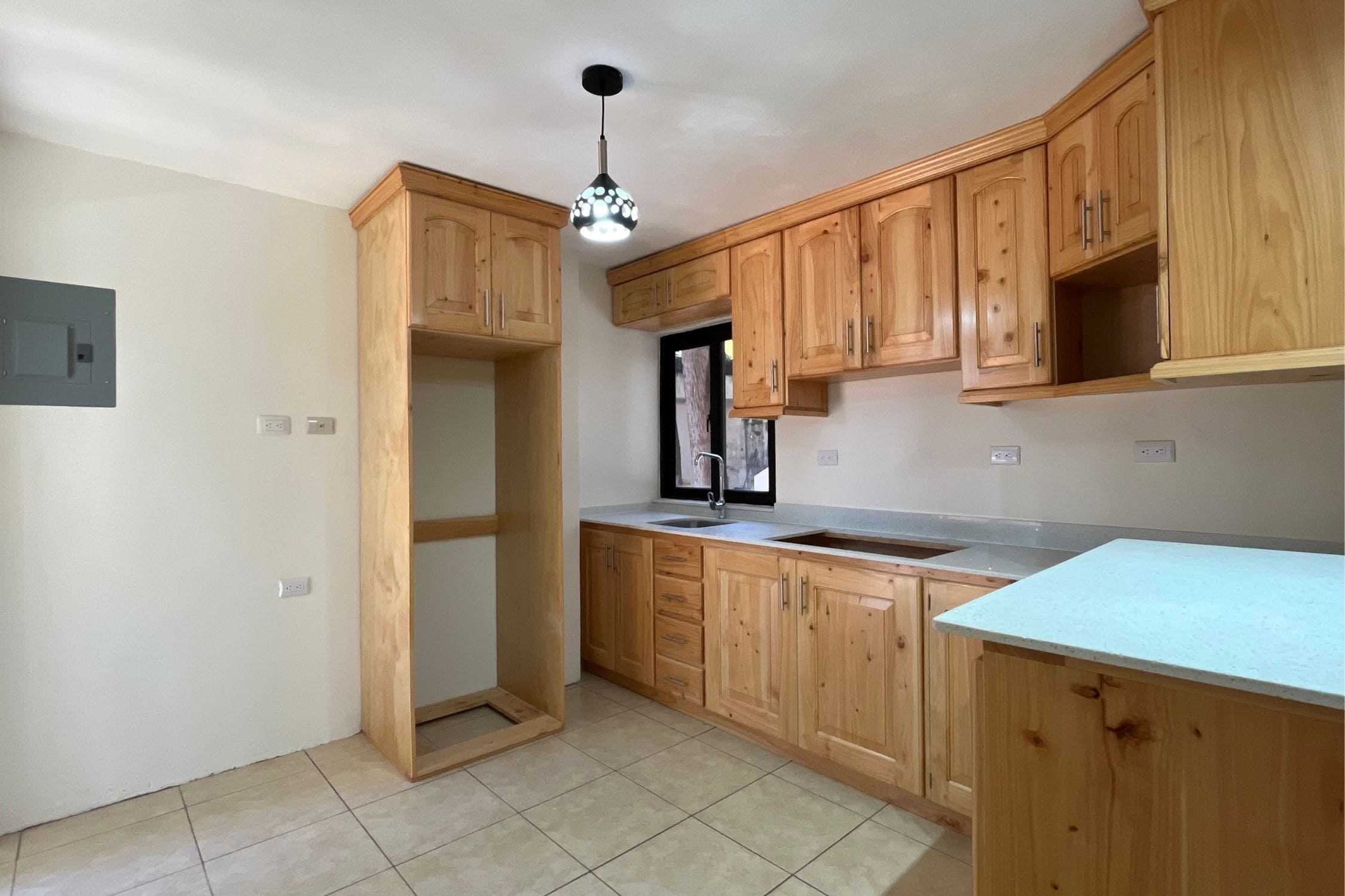 Apartamento Tipo Estudio en Alquiler en Santa Lucía Milpas Altas — a solo 10-15 minutos en carro del centro de Antigua