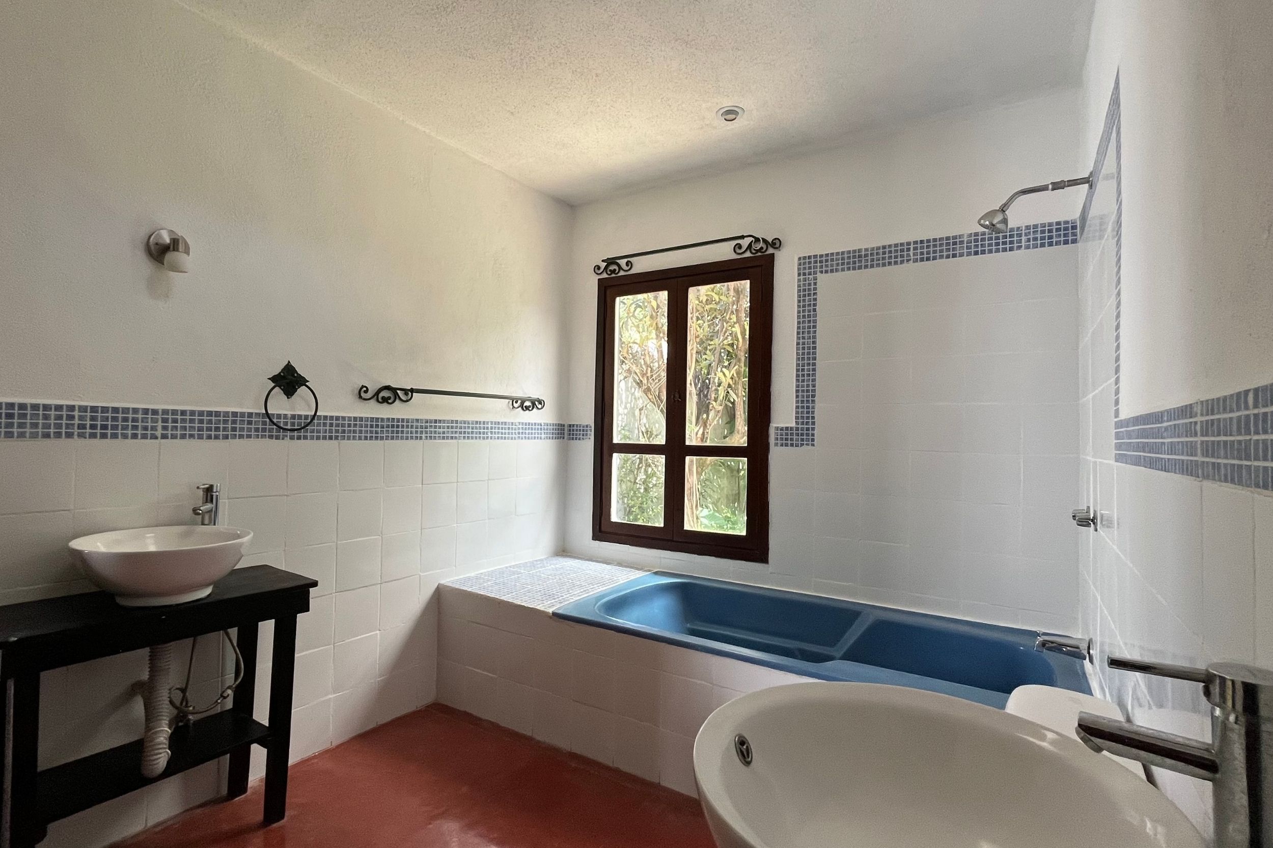 Beautiful Home for Rent in San Pedro El Alto, Antigua Guatemala, 4 bedrooms and a large garden