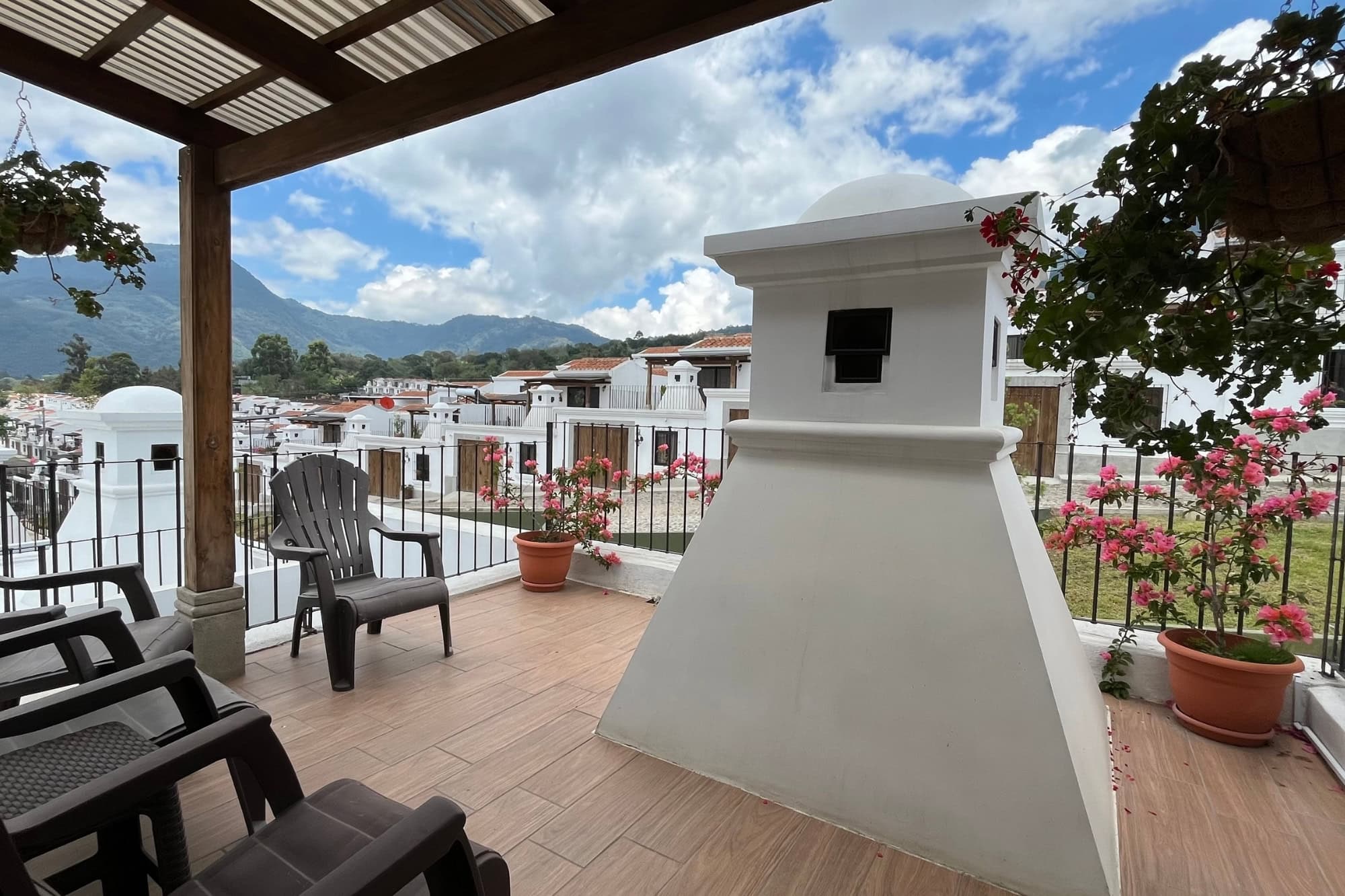 Furnished 4-Bedroom Home for Rent in San Pedro Las Huertas, Near Antigua Guatemala