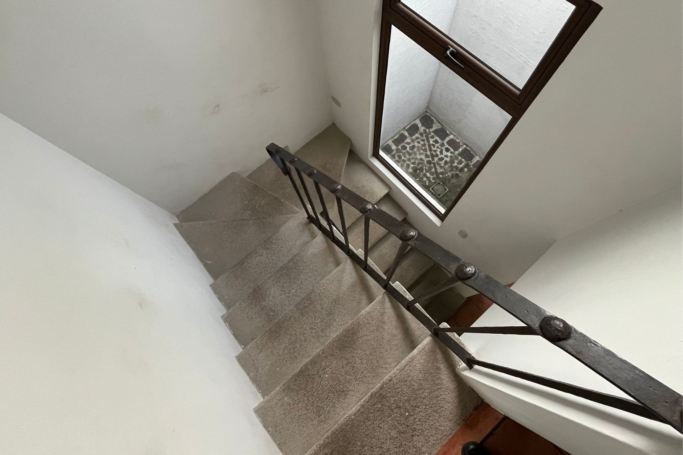 DOWNTOWN ANTIGUA, 1-BEDROOM APARTMENT, BALCONY WITH A VIEW